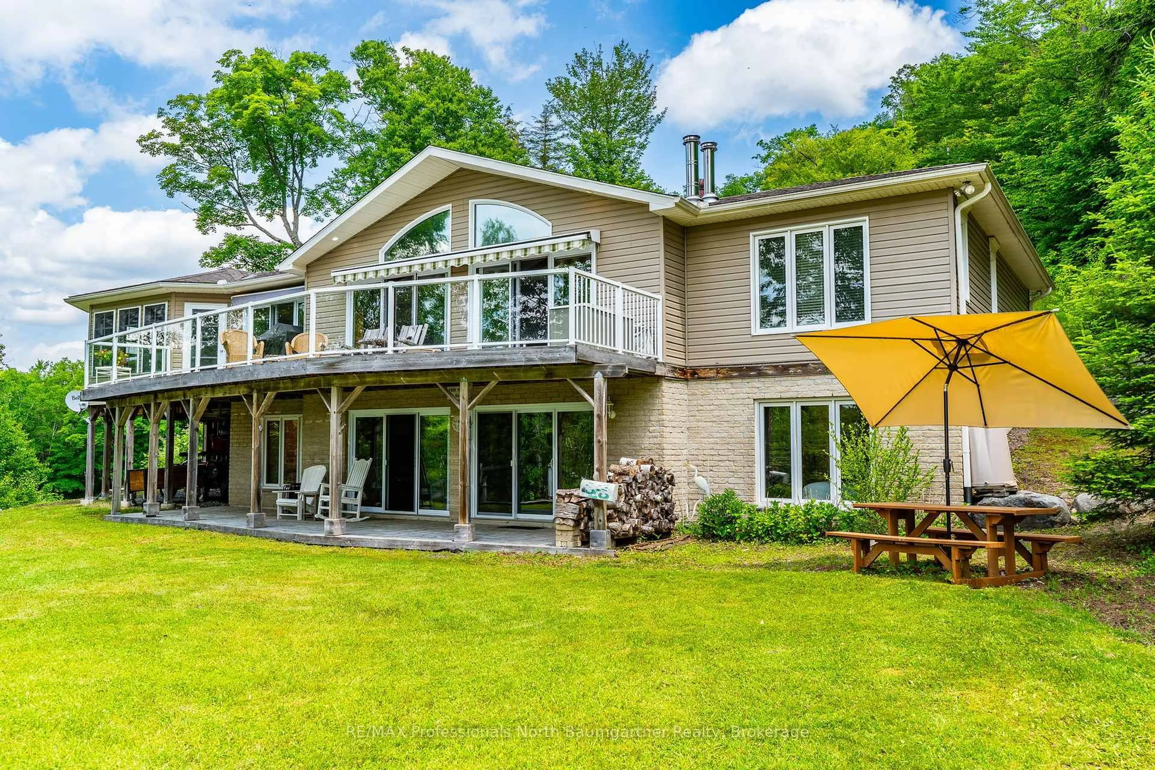 Patio, water/lake/river/ocean view for 1132 Trapline Tr, Dysart et al Ontario K0M 1S0