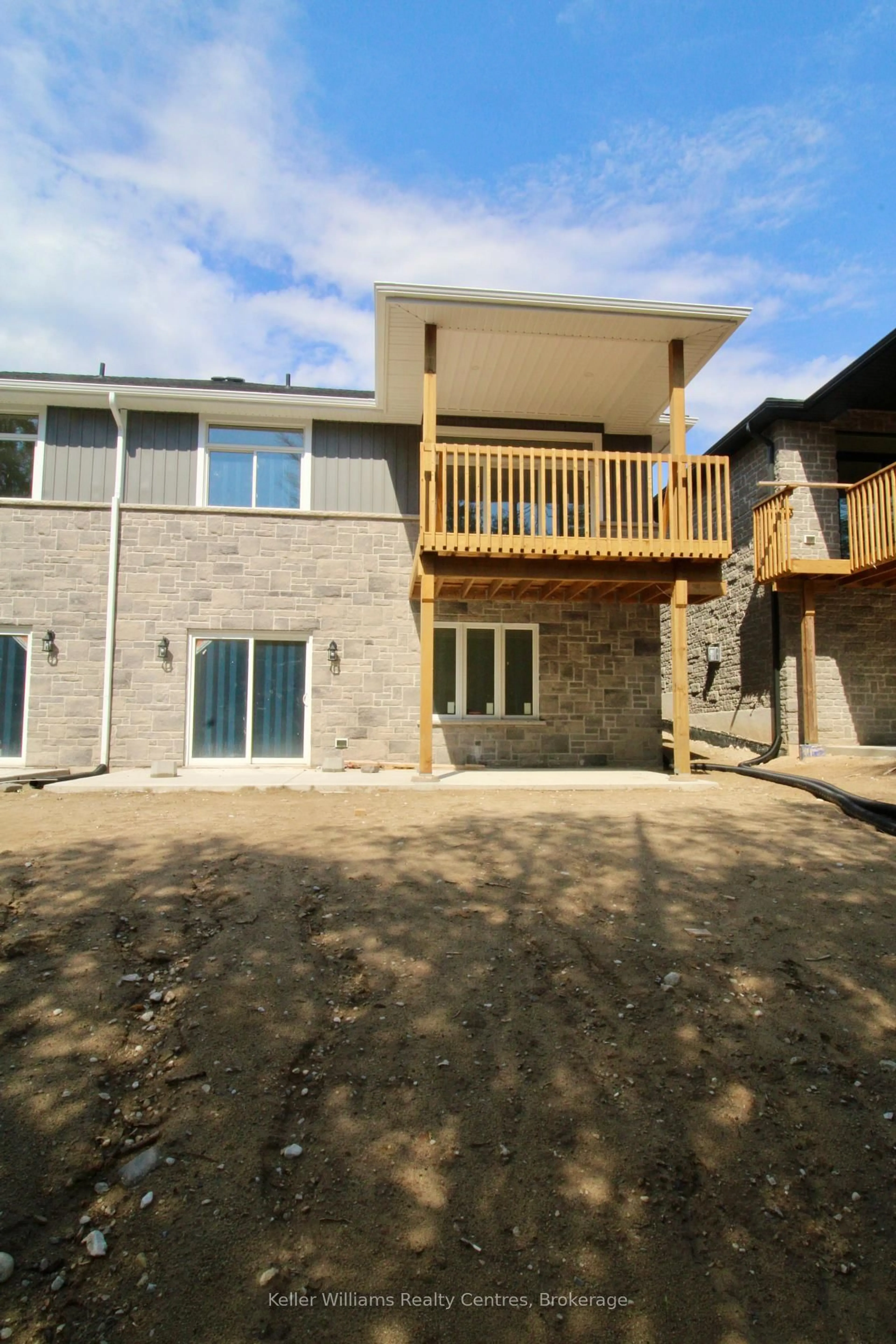 Patio, building for 614 25TH Ave, Hanover Ontario N4N 3B8