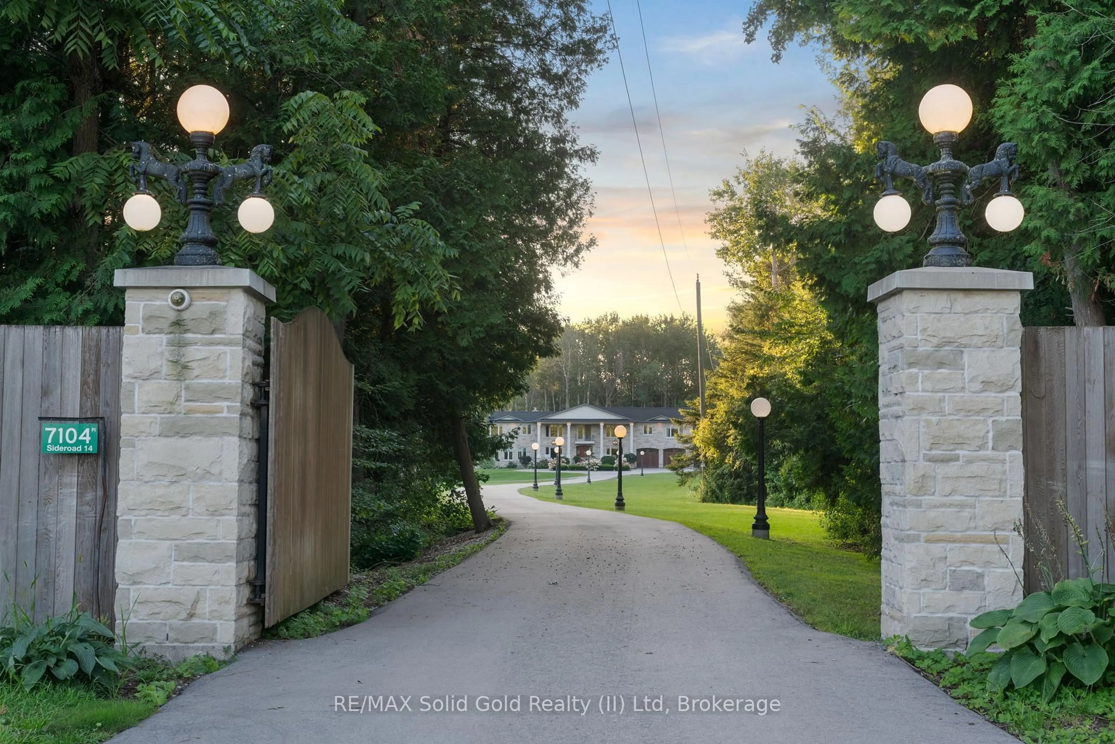 Blurry image for 7104 Sideroad 14 Sdrd, Centre Wellington Ontario N0B 1B0