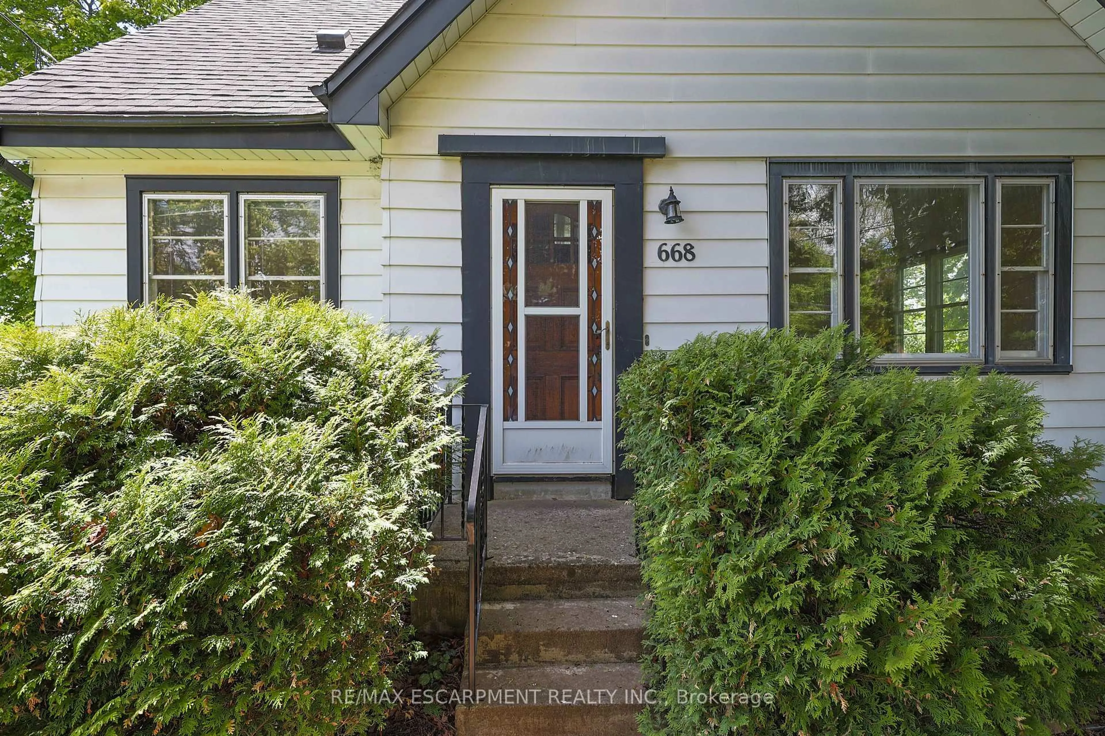 Unknown for 668 Harvest Rd, Hamilton Ontario L9H 5K4
