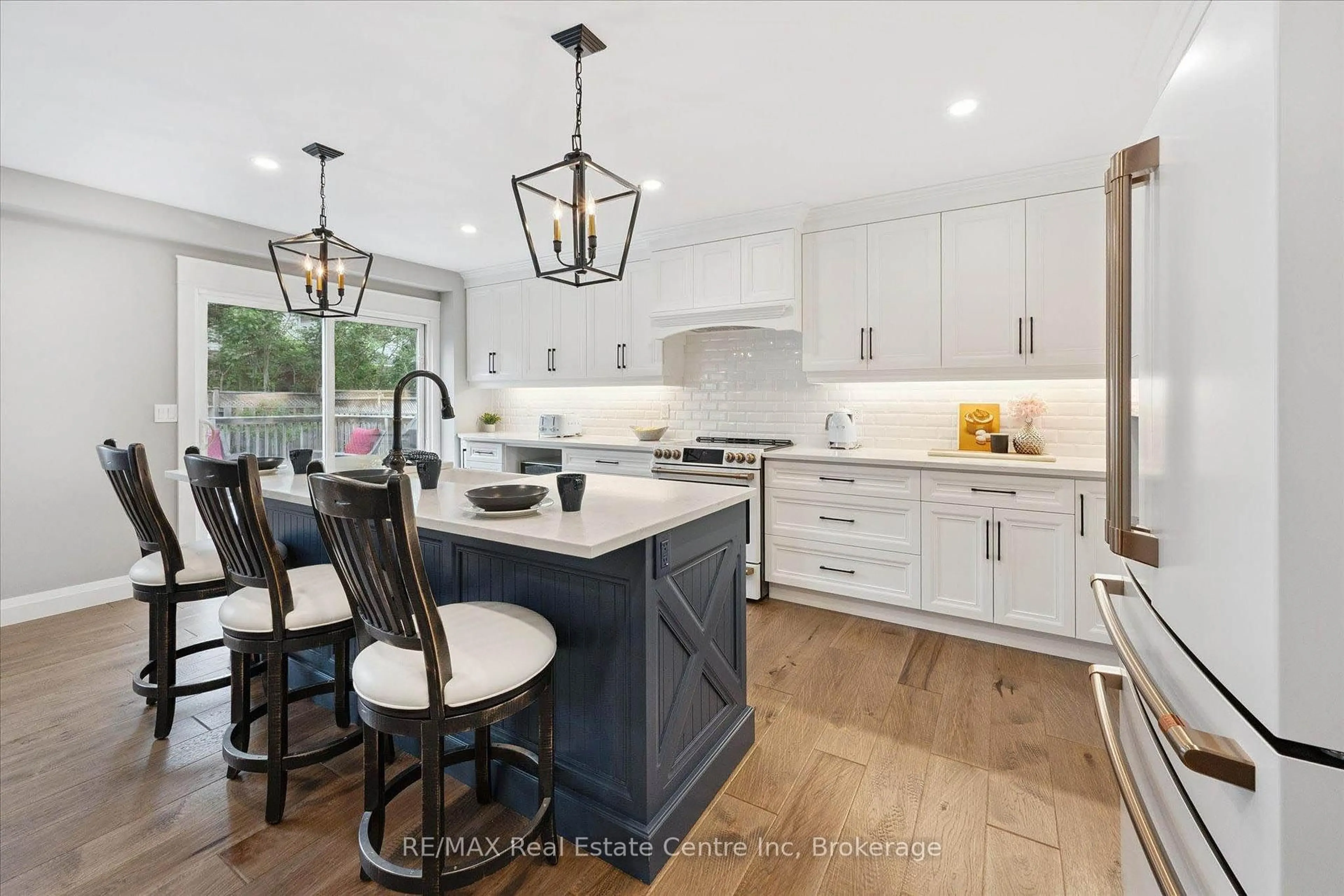 Open concept kitchen, ceramic/tile floor for 232 FARLEY Dr, Guelph Ontario N1L 1N2