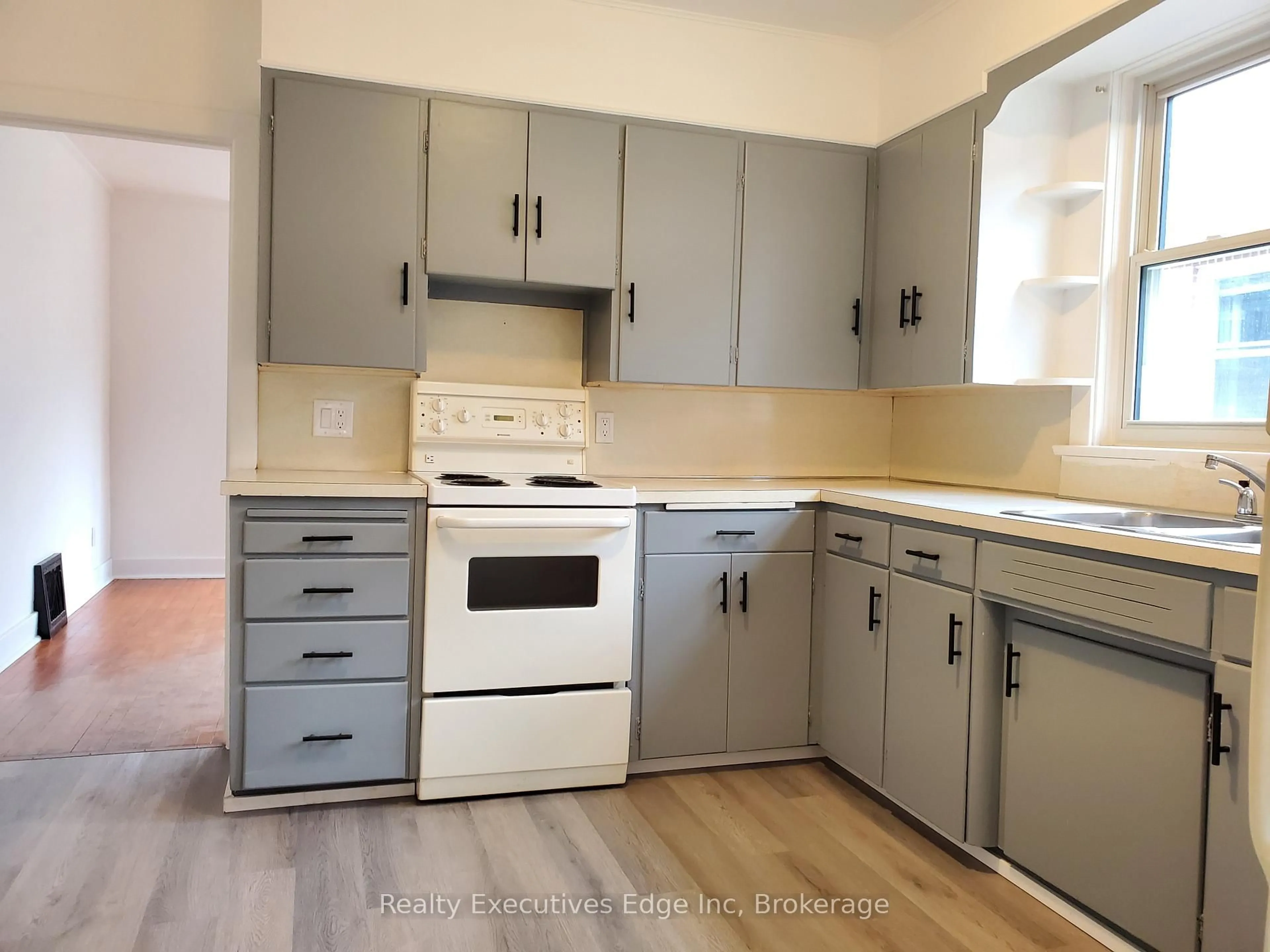 Standard kitchen, unknown for 20 Armstrong Ave, Guelph Ontario N1E 5W8