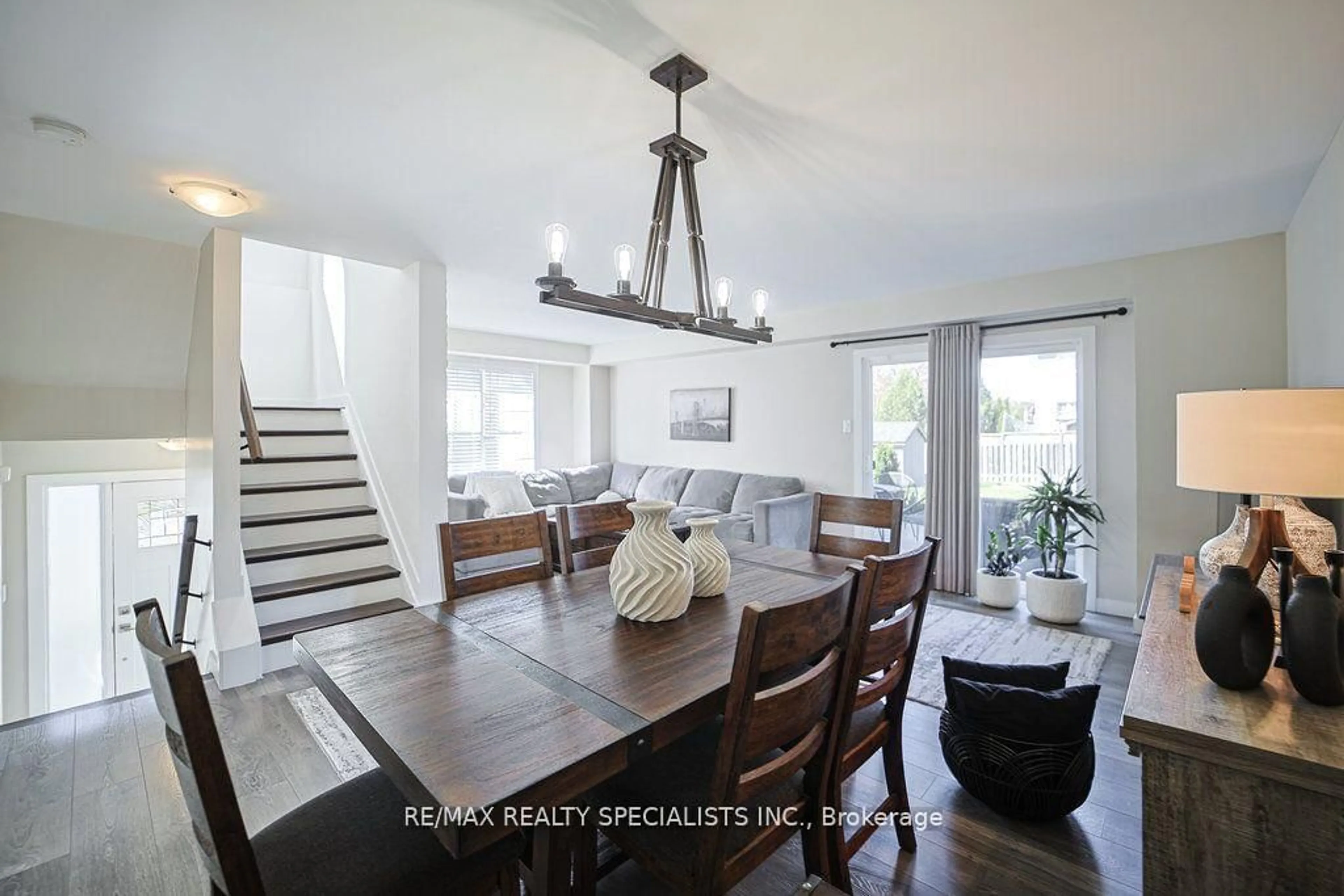 Dining room, unknown for 123 Middlemiss Cres, Cambridge Ontario N1T 1R5