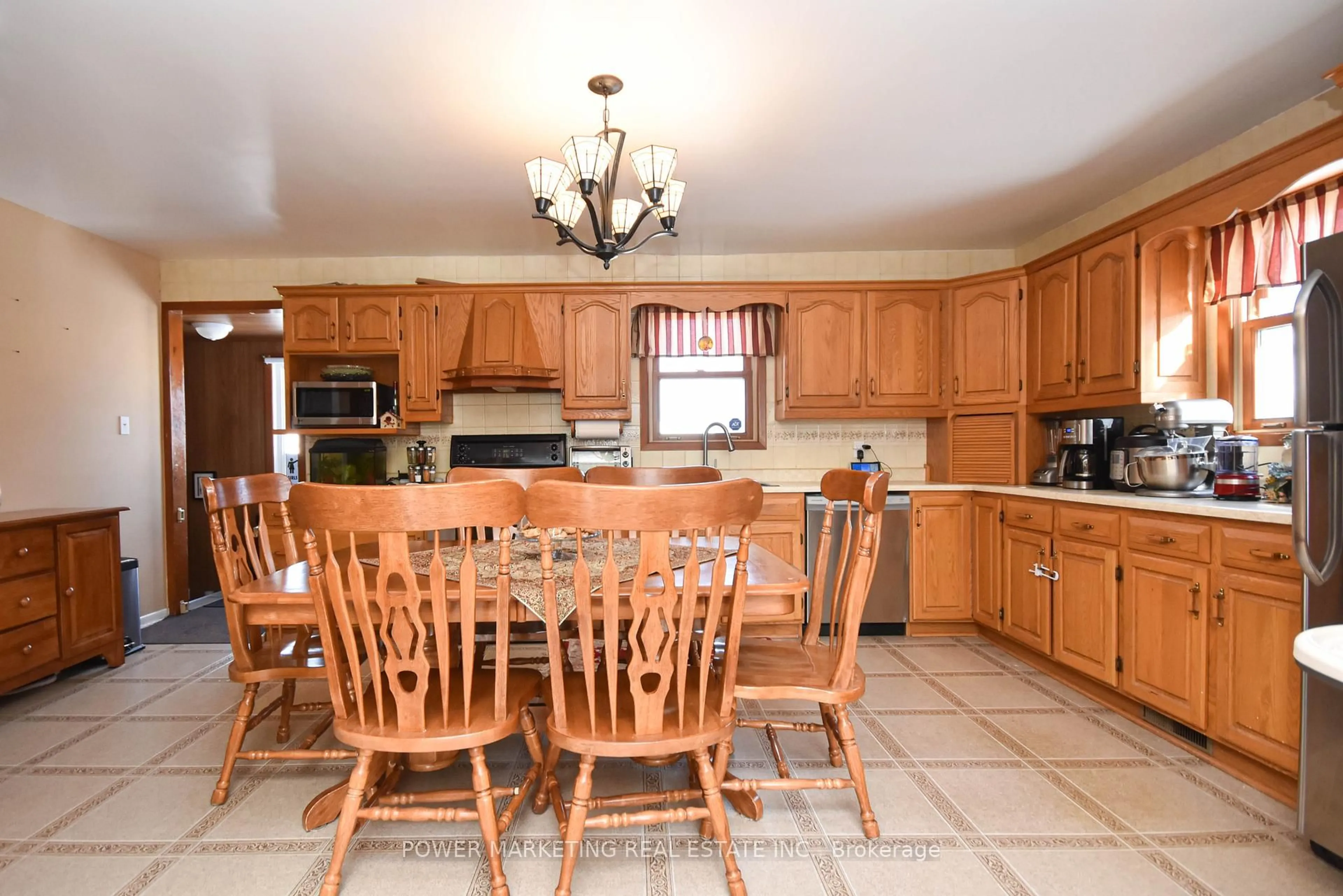 Open concept kitchen, ceramic/tile floor for 3329 Navan Rd, Ottawa Ontario K1W 0K7