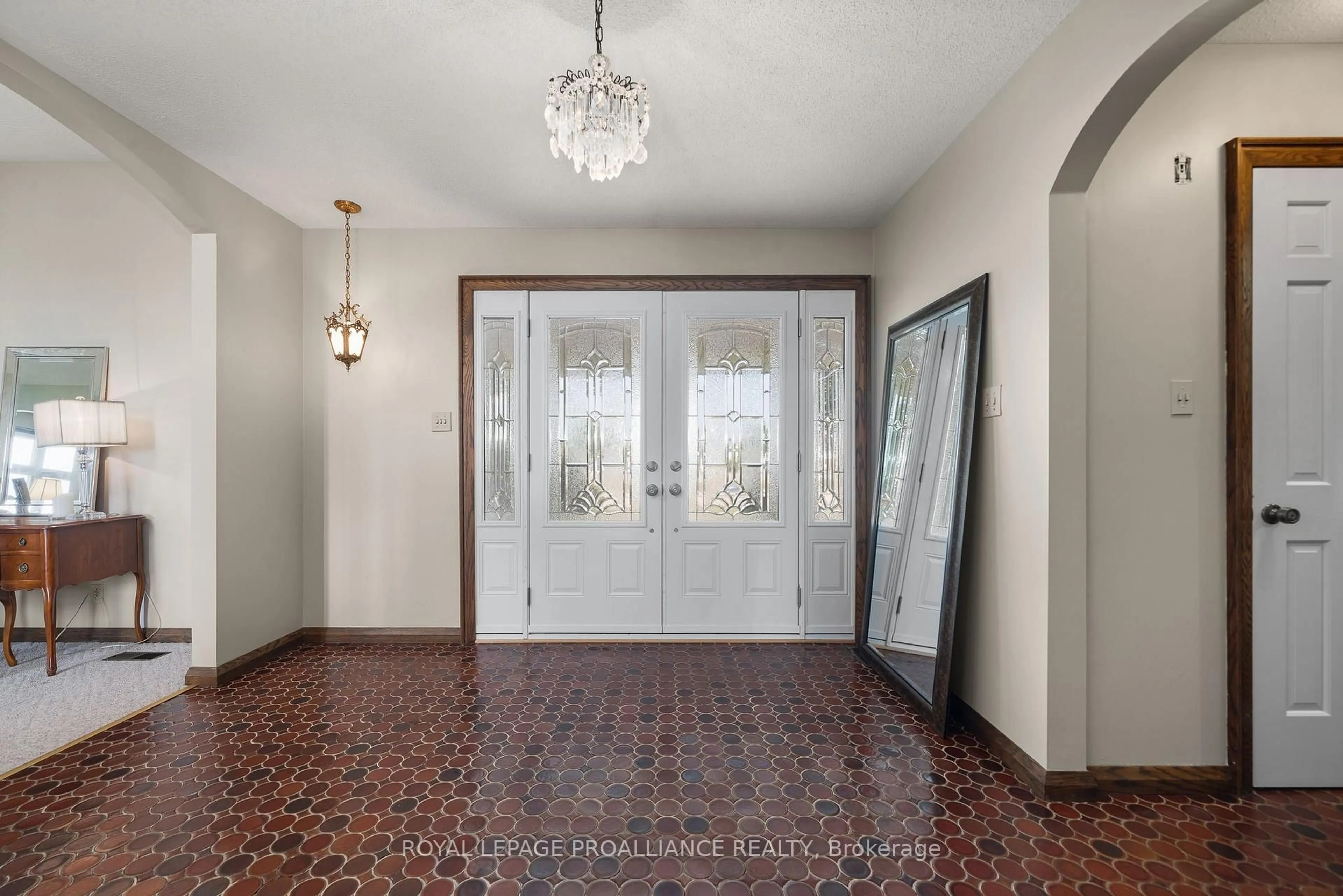 Indoor entryway for 6864 Highway 62, Belleville Ontario K8N 0L7