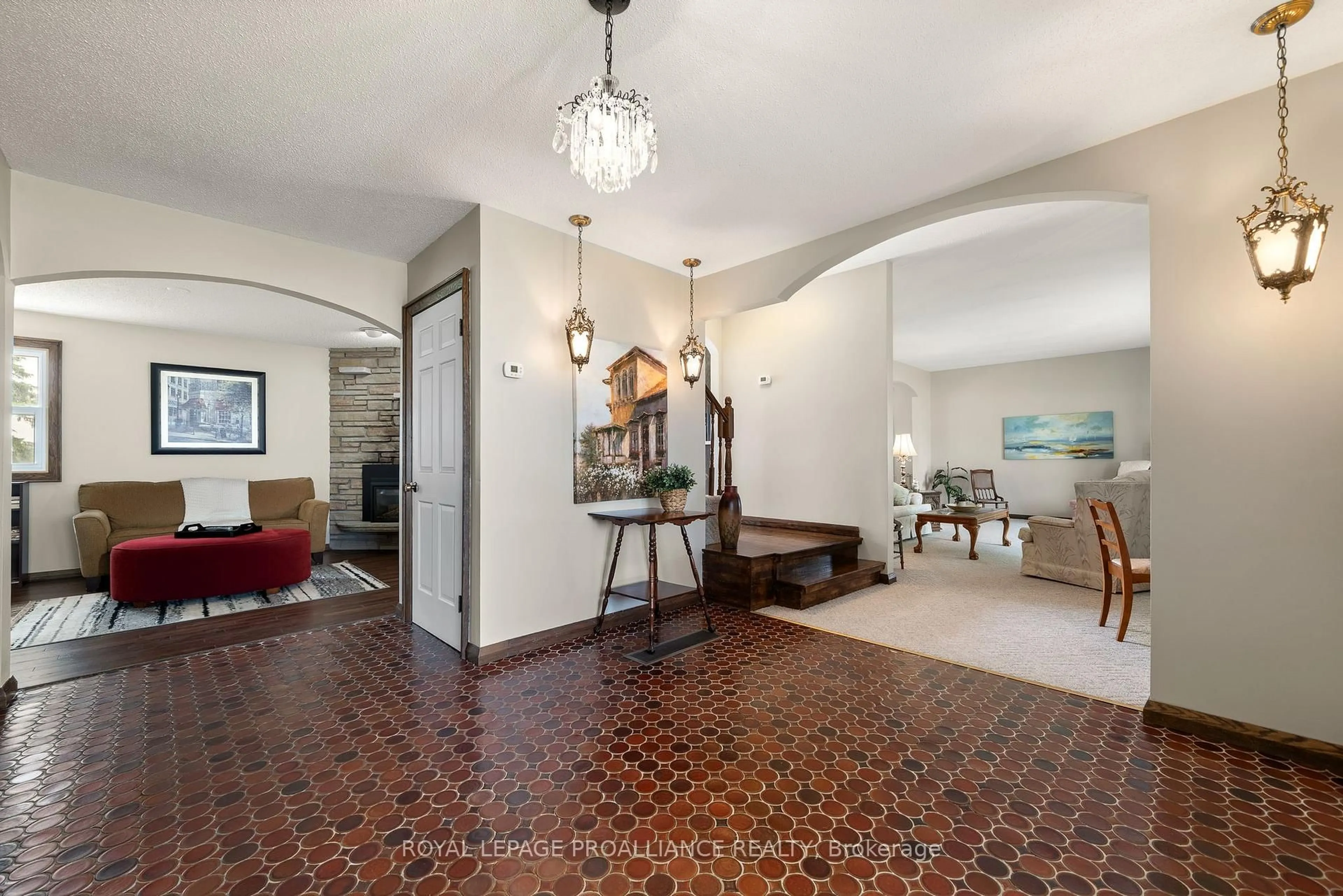 Indoor foyer for 6864 Highway 62, Belleville Ontario K8N 0L7