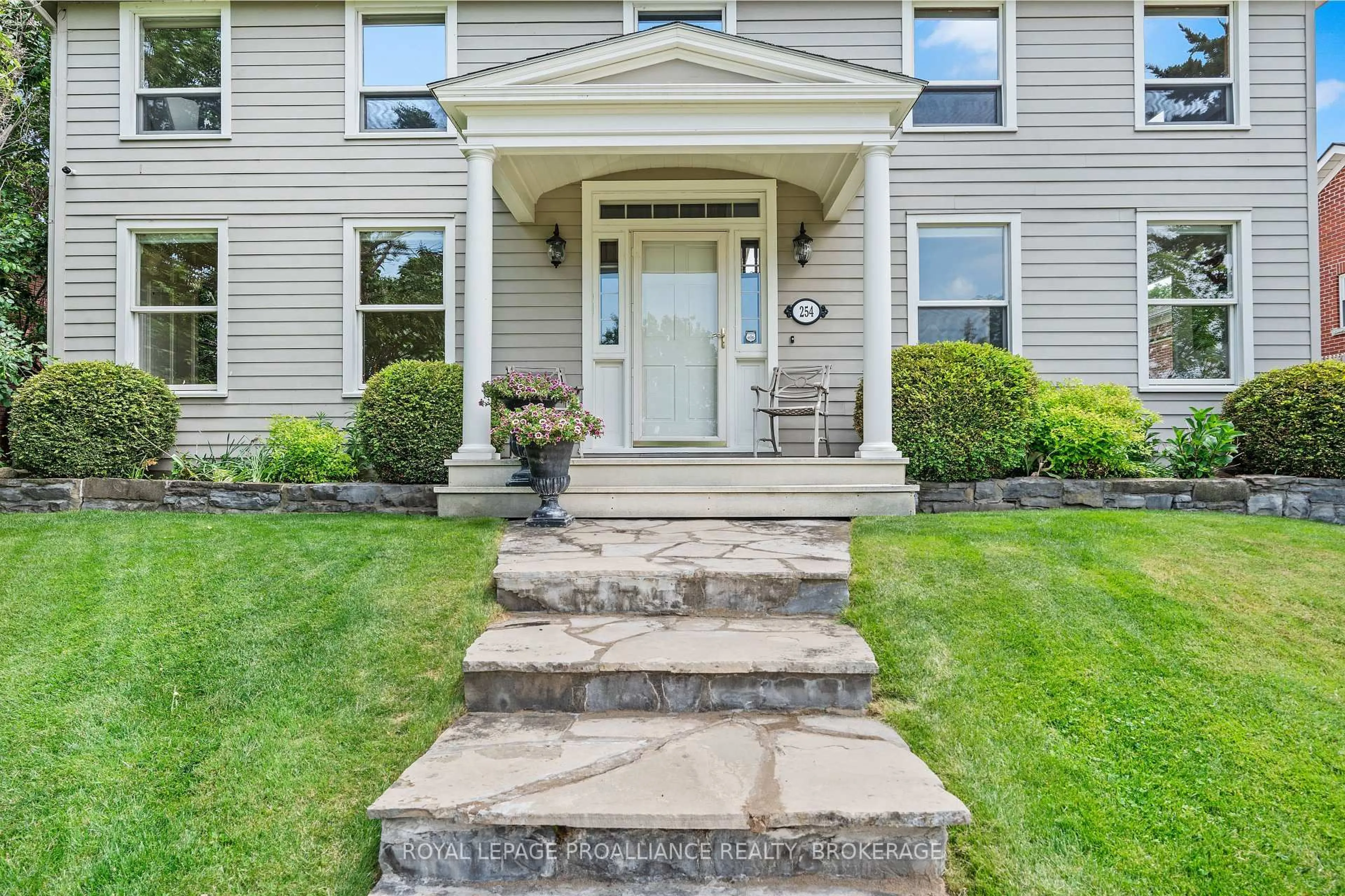 Unknown for 254 Main St, Kingston Ontario K7K 6W4