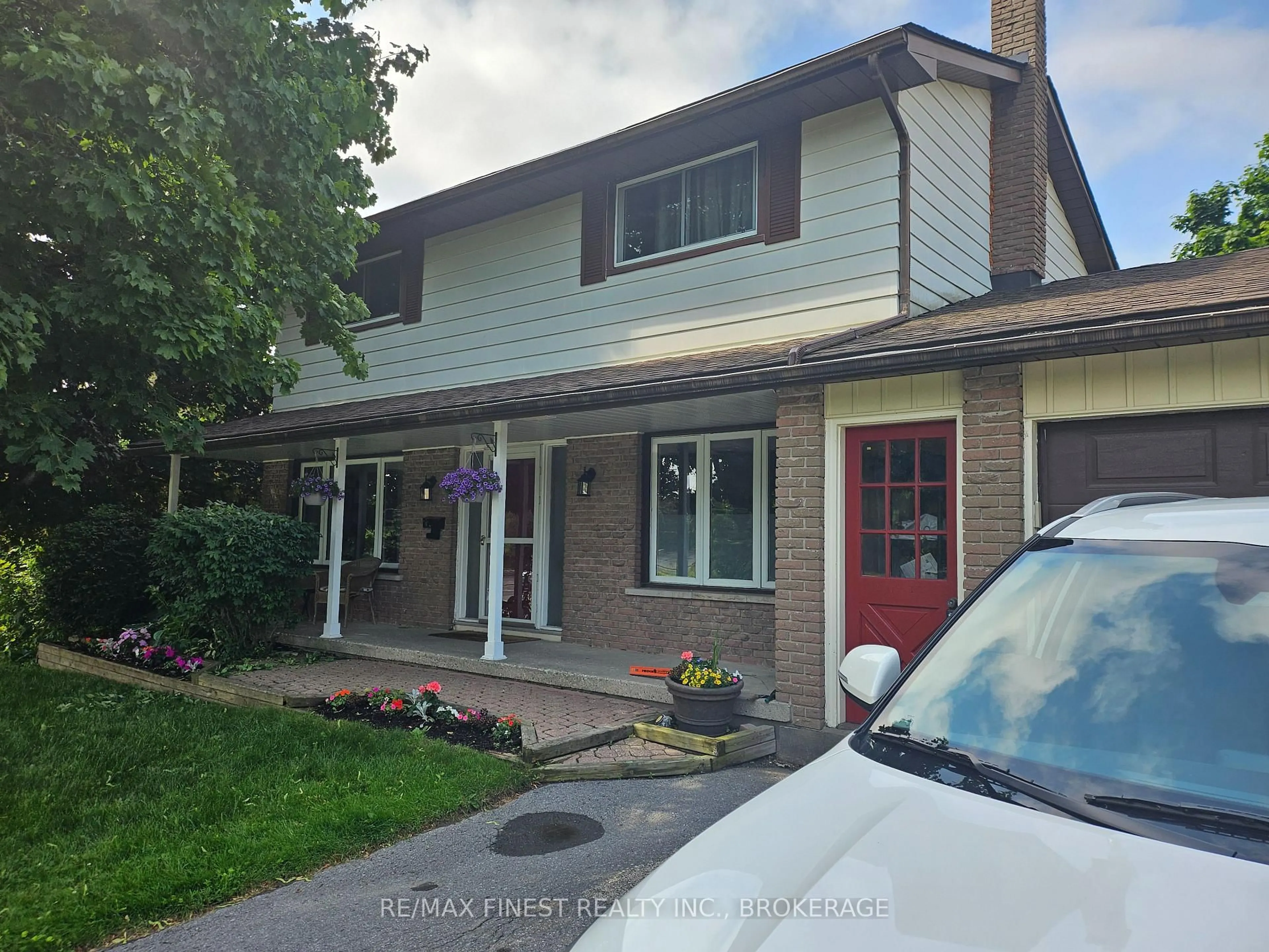 Unknown for 1043 LINCOLN Dr, Kingston Ontario K7M 4Z3