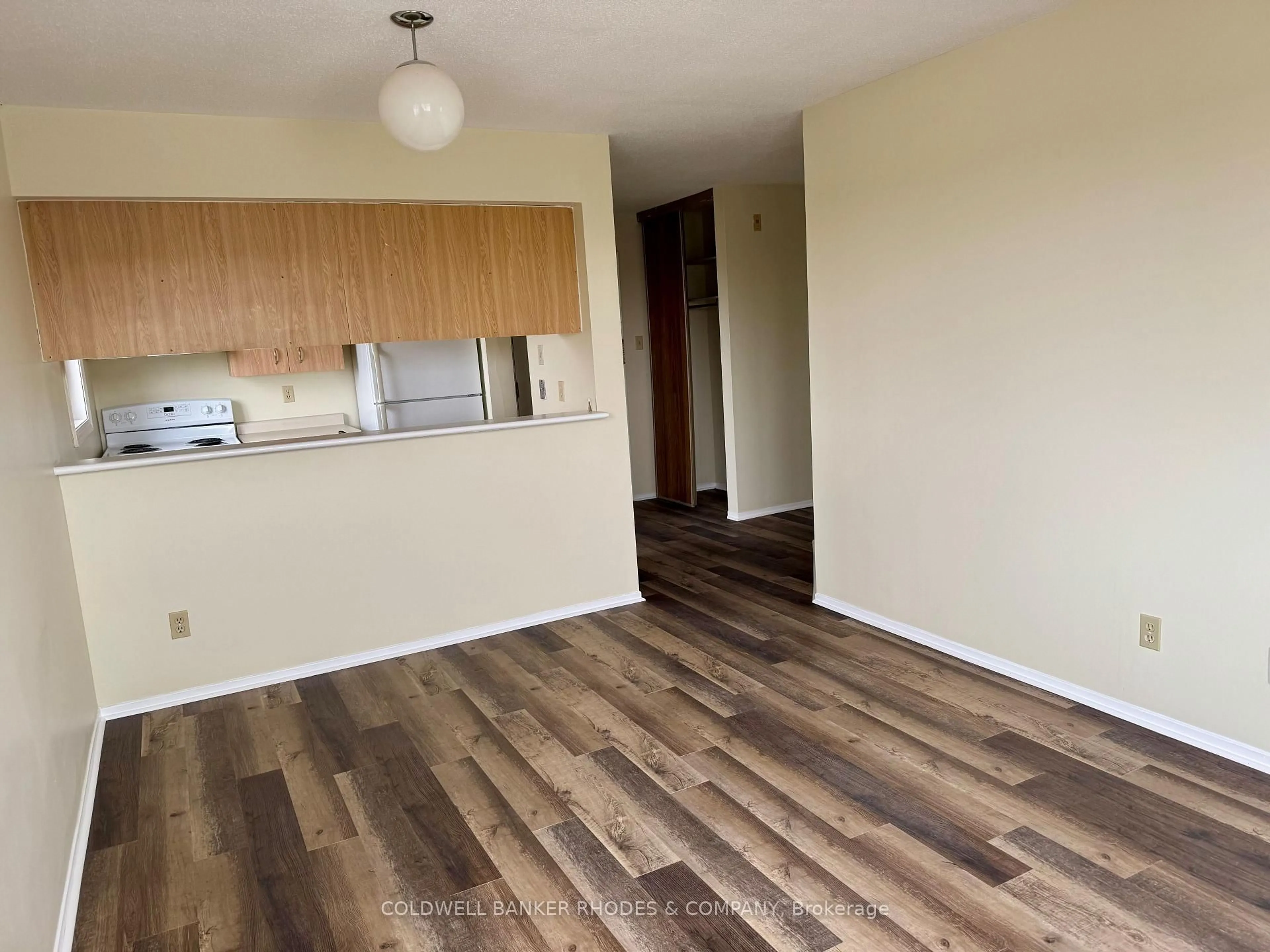 A pic of a room for 325 Centrum Blvd #404, Ottawa Ontario K1E 3W8