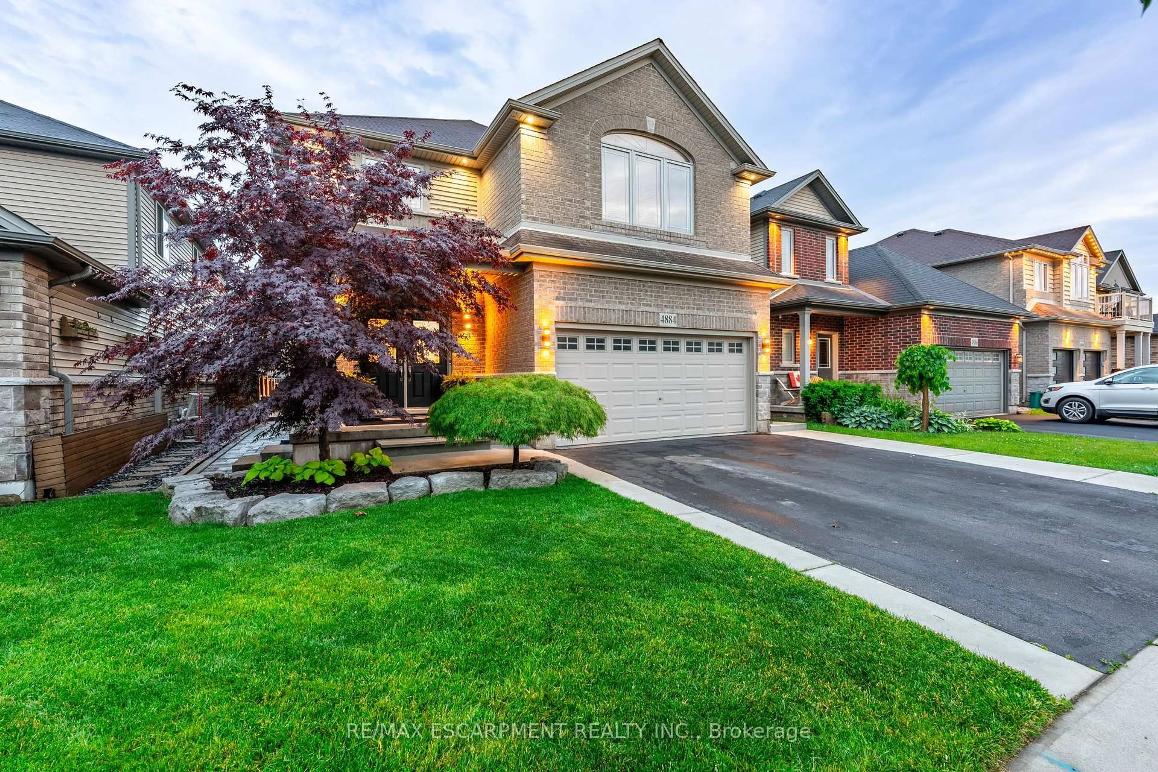 Home with brick exterior material, street for 4884 Allan Crt, Lincoln Ontario L3J 1M3