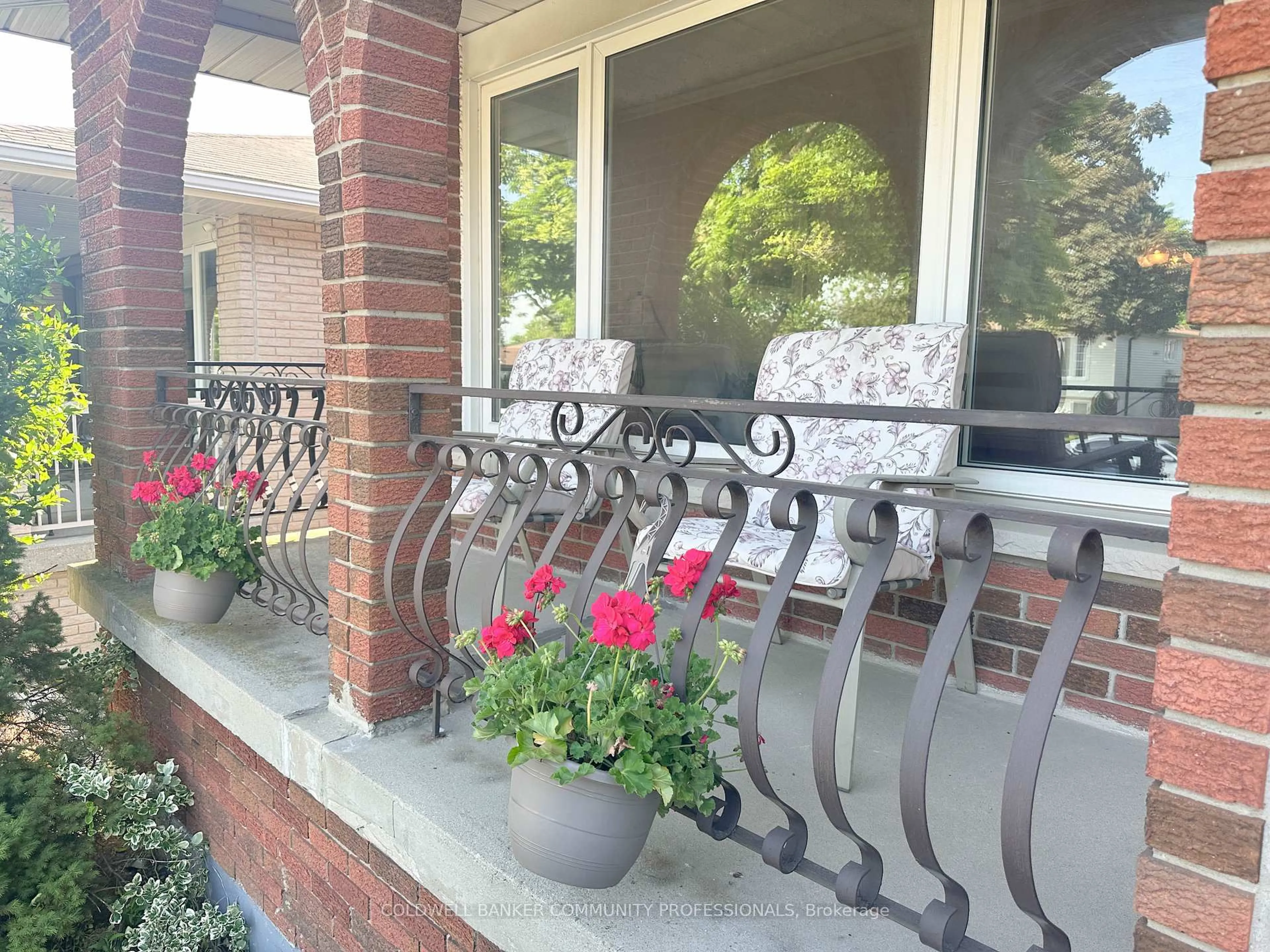 Balcony in the apartment, street for 233 Lawnhurst Crt, Hamilton Ontario L8V 4R4
