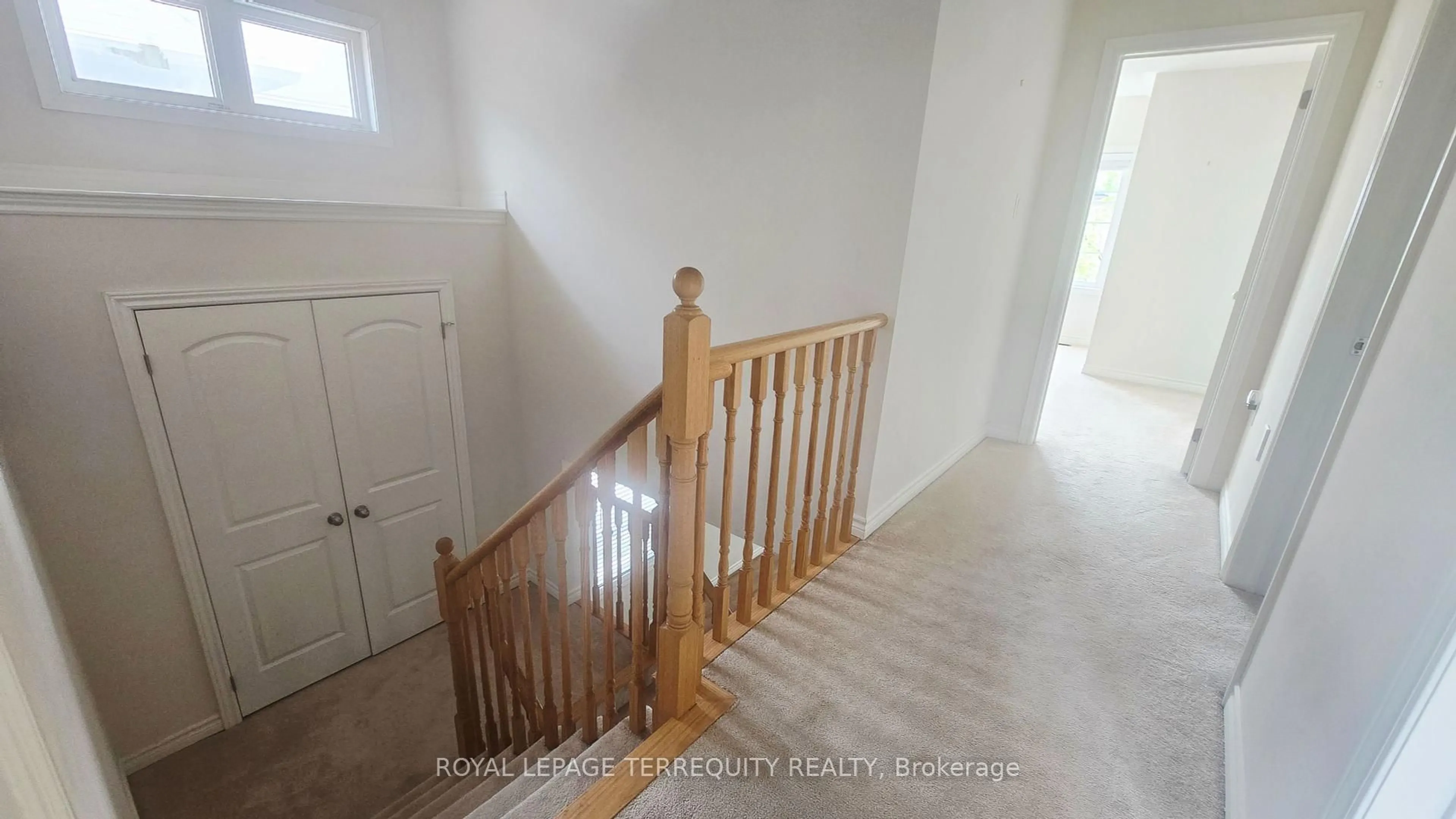 Stairs for 596 Settlers Rdge, Peterborough North Ontario K9L 0E6
