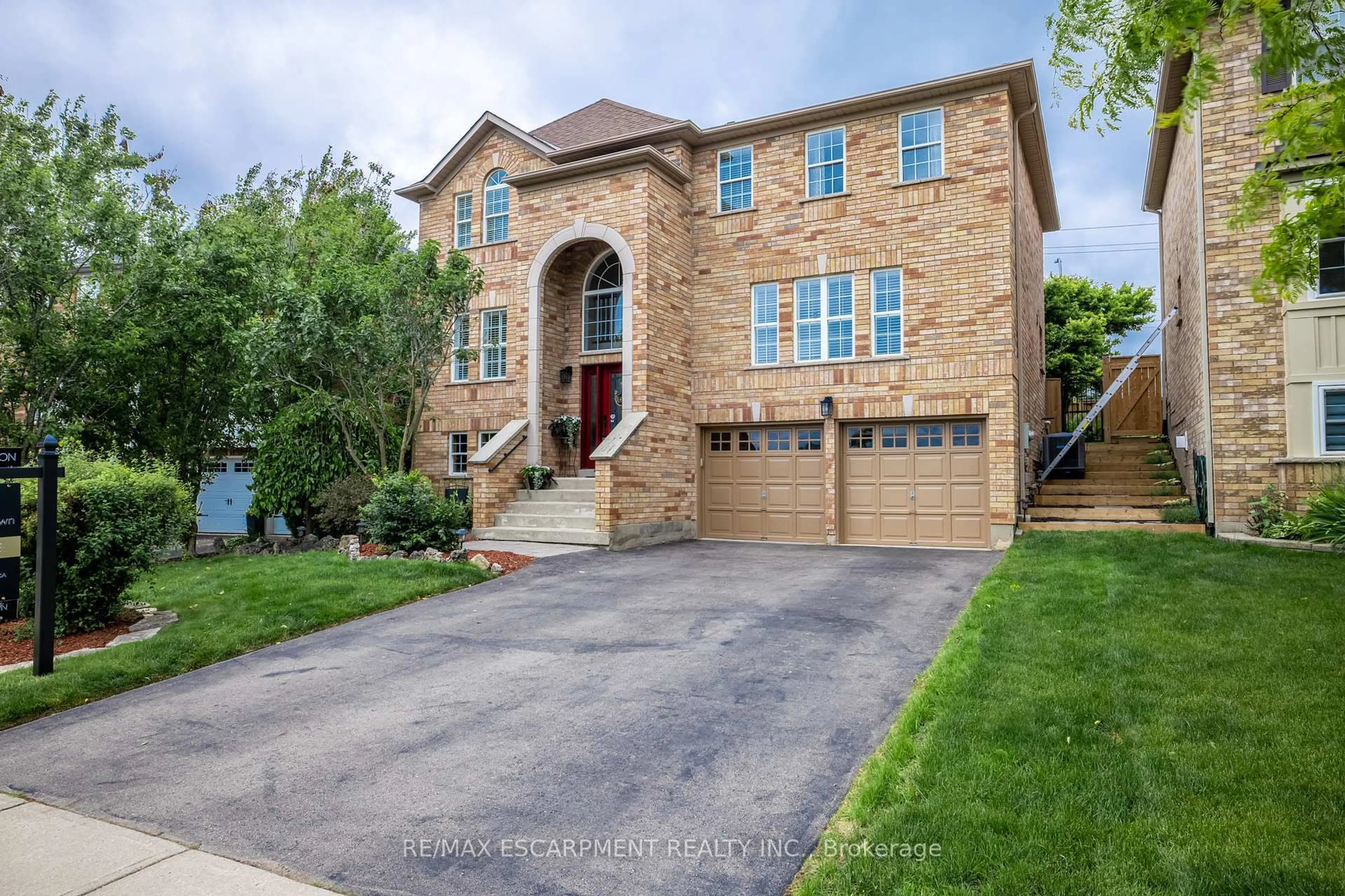 Home with brick exterior material, street for 70 ANDERSON Crt, Hamilton Ontario L9G 4Z7