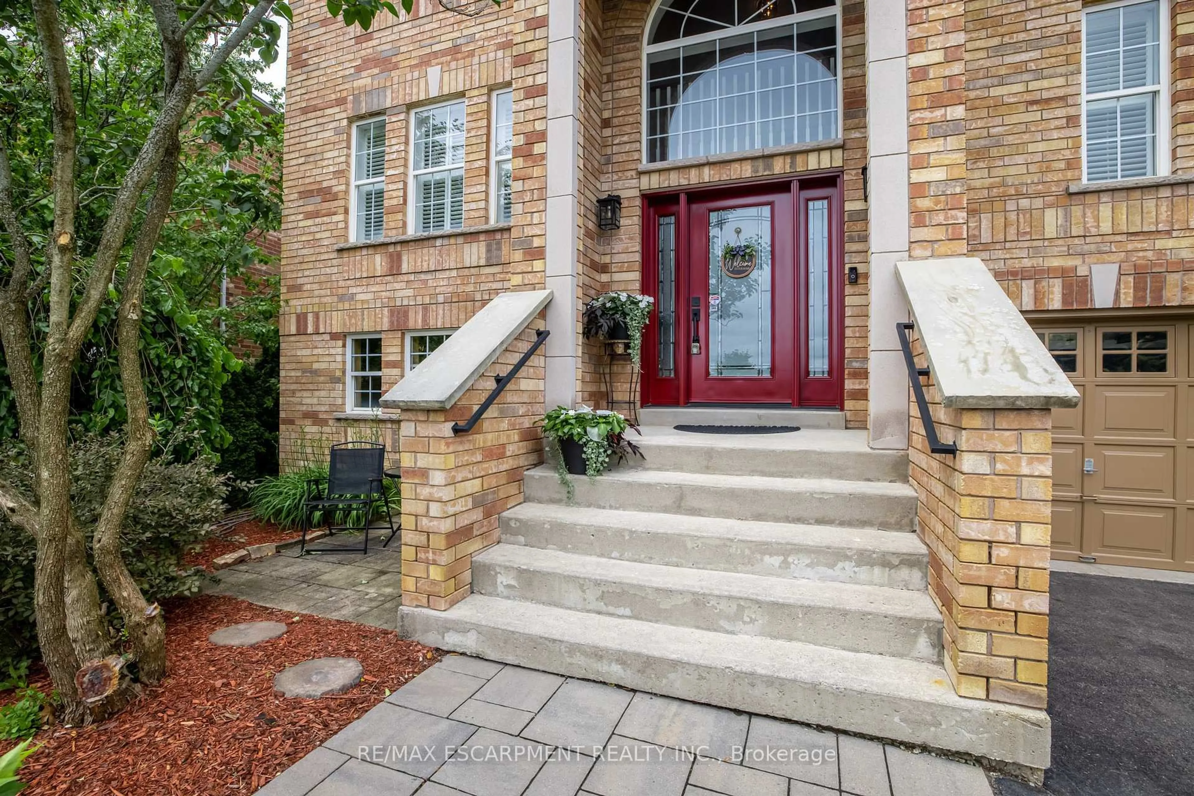 Home with brick exterior material, street for 70 ANDERSON Crt, Hamilton Ontario L9G 4Z7