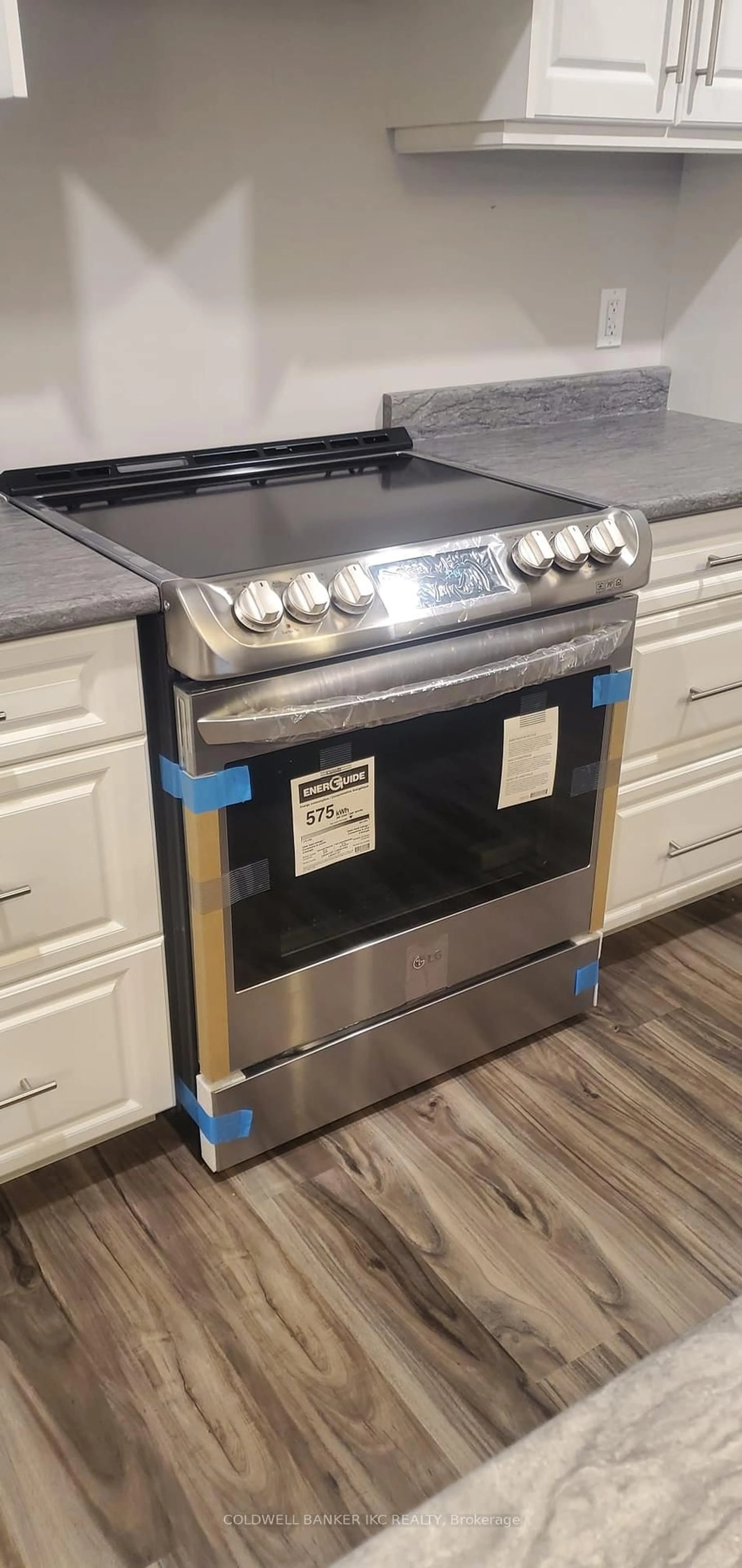Standard kitchen, unknown for 240 Glen Nora Dr, Cornwall Ontario K6H 0A8