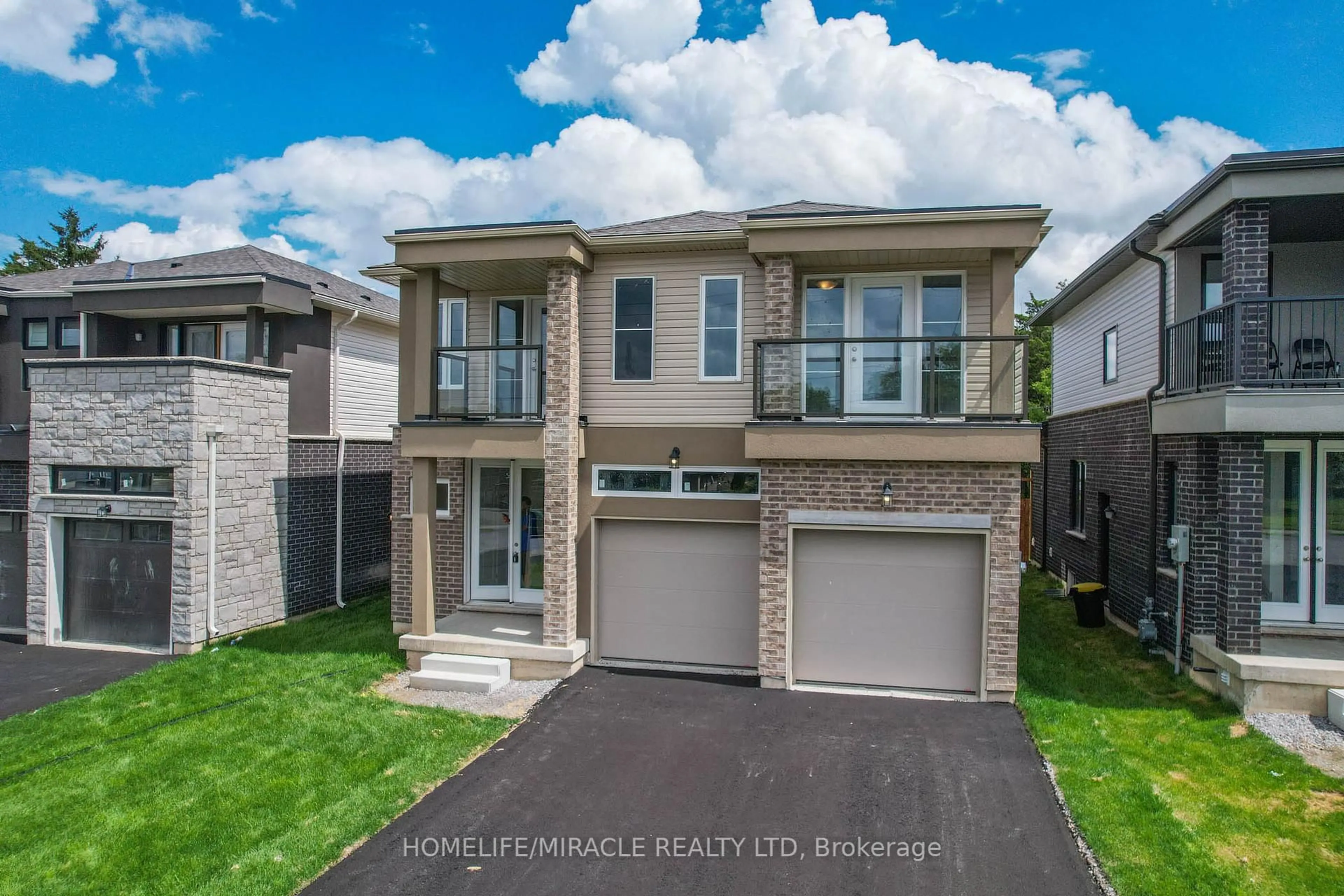Home with brick exterior material, street for 228 Morton St, Thorold Ontario L2V 1C7