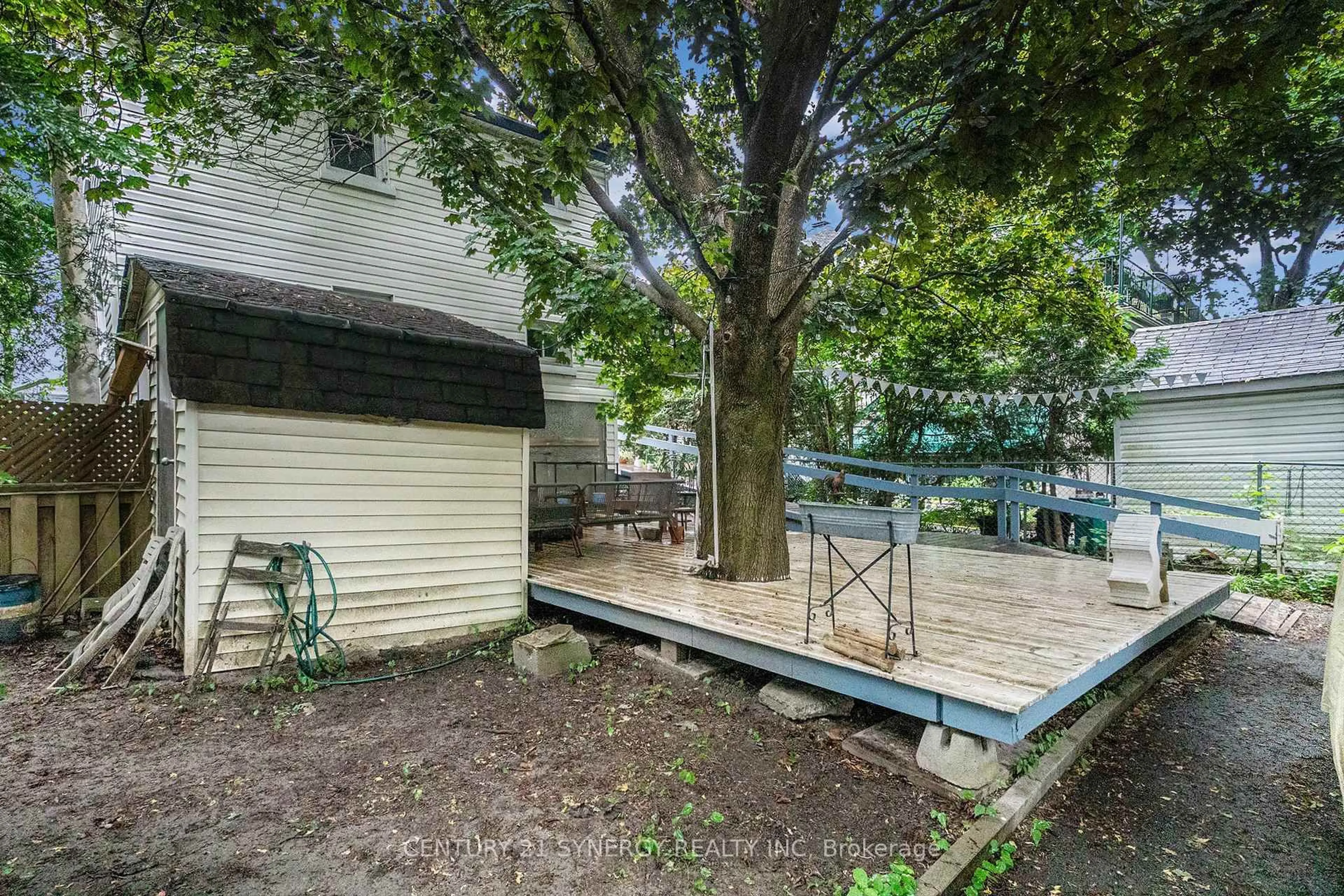Patio, unknown for 327 Richelieu Ave, Ottawa Ontario K1L 6J8