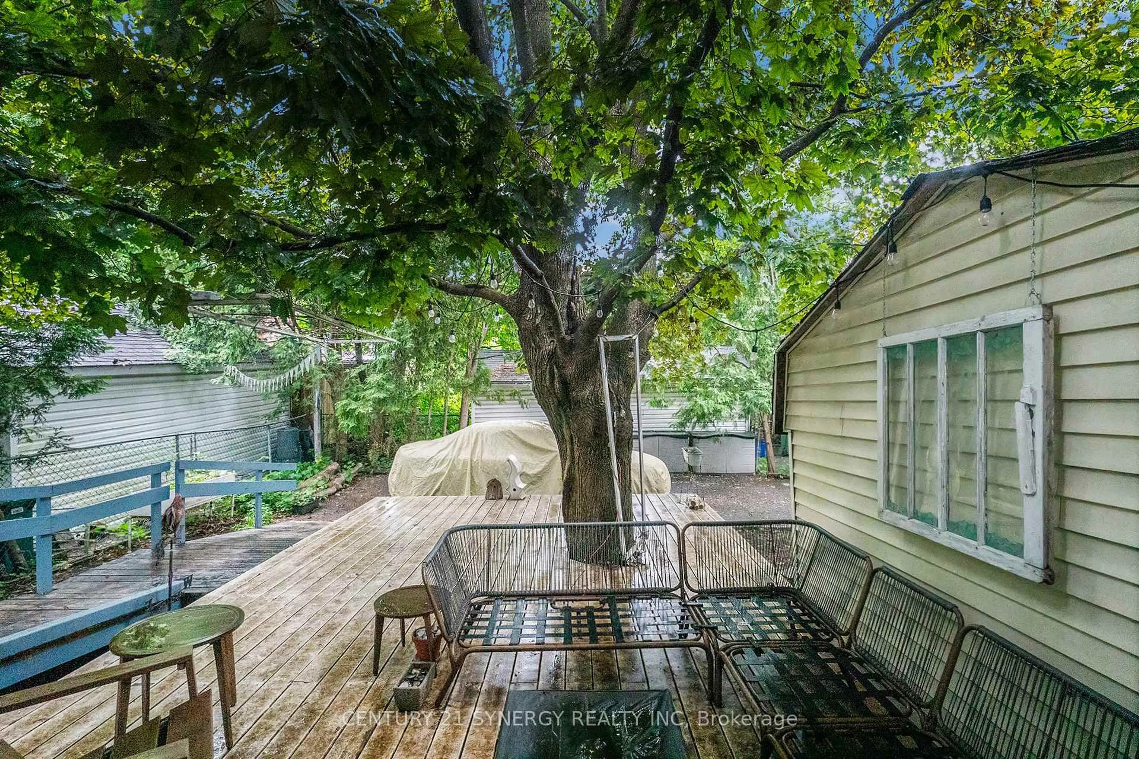 Patio, forest/trees view for 327 Richelieu Ave, Ottawa Ontario K1L 6J8