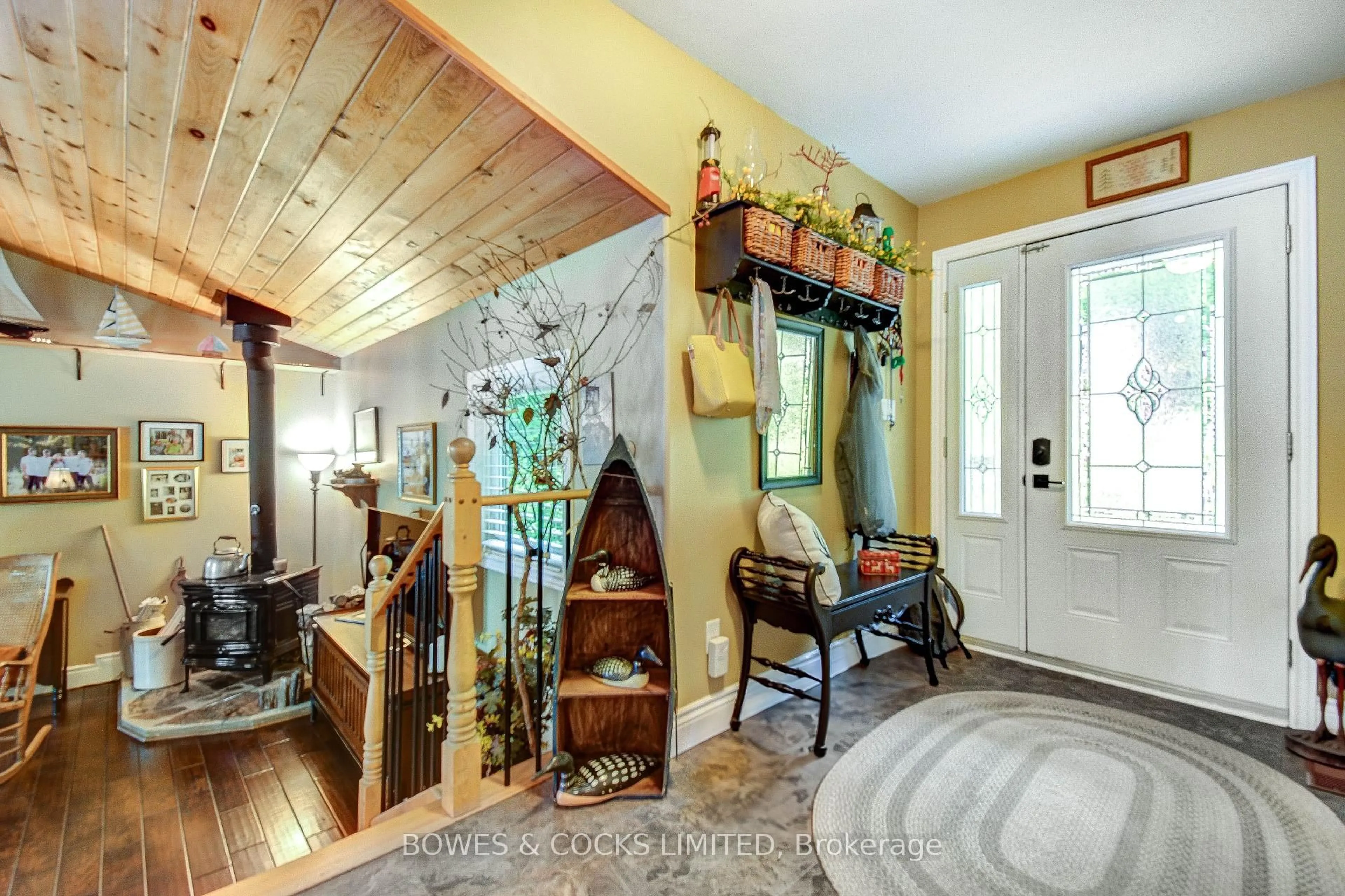 Indoor entryway for 754 Renwick Rd, North Kawartha Ontario K0L 1A0