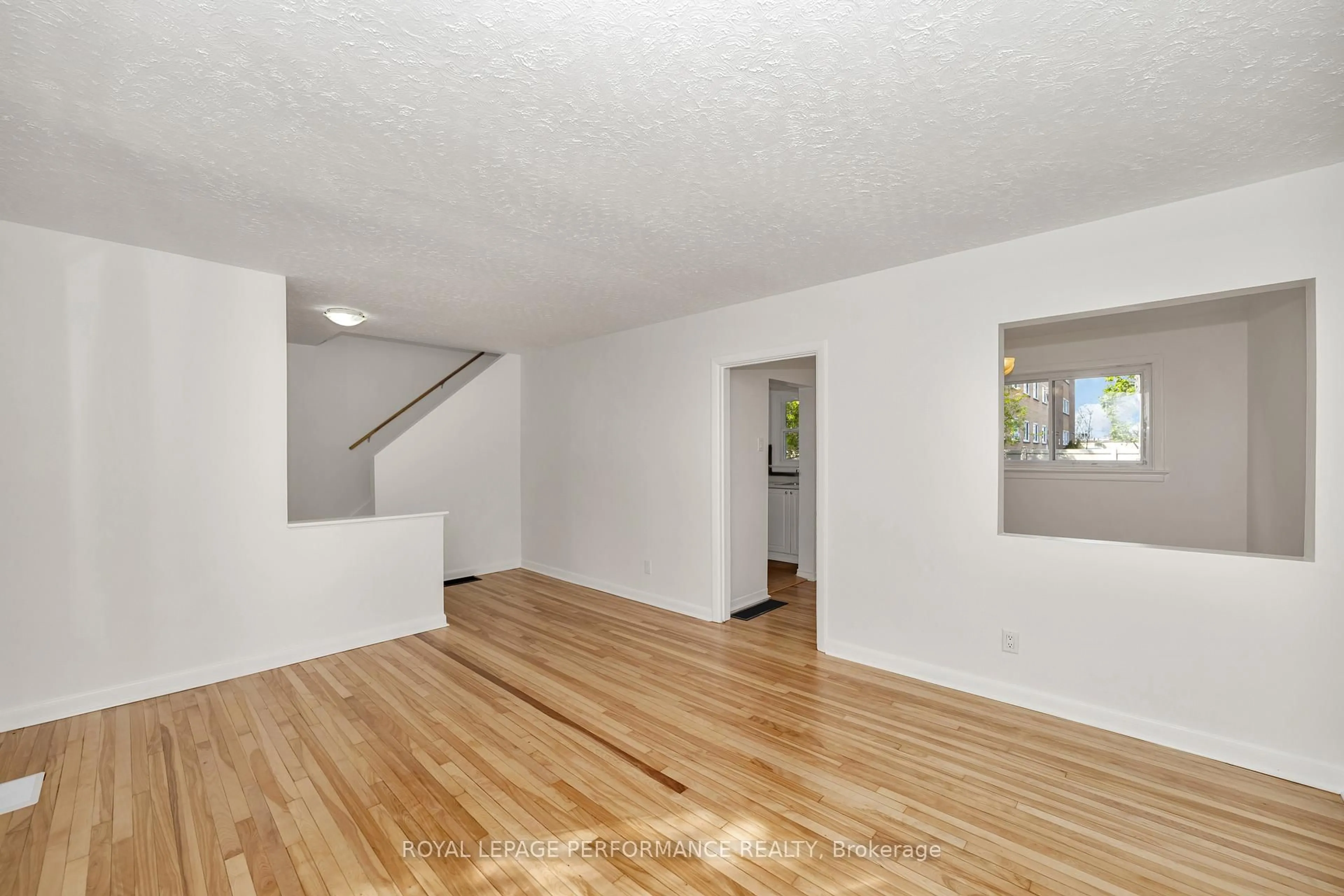 A pic of a room for 622 Borthwick Ave, Ottawa Ontario K1K 2L9