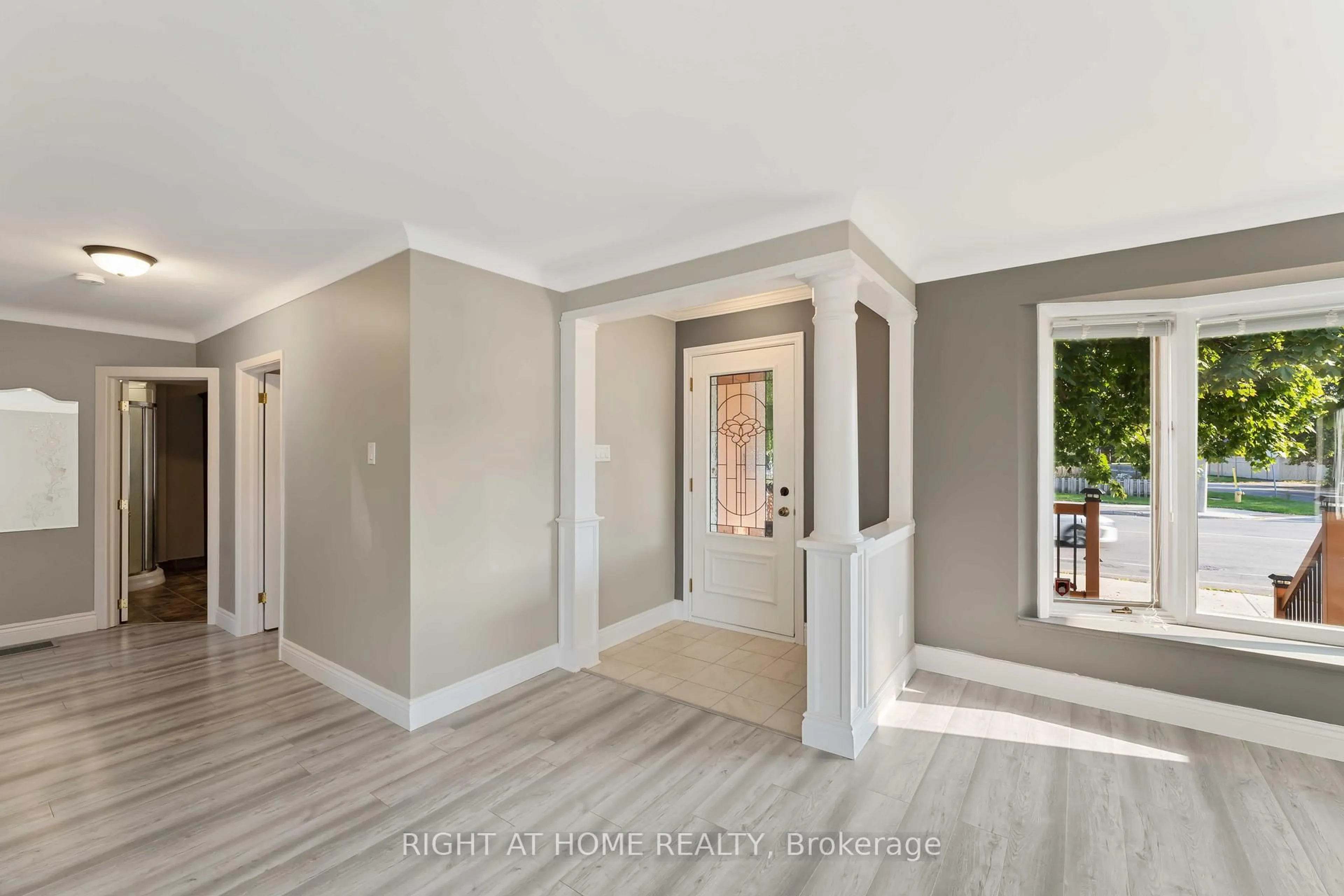 Indoor entryway for 599 Donald St, Ottawa Ontario K1K 1L3