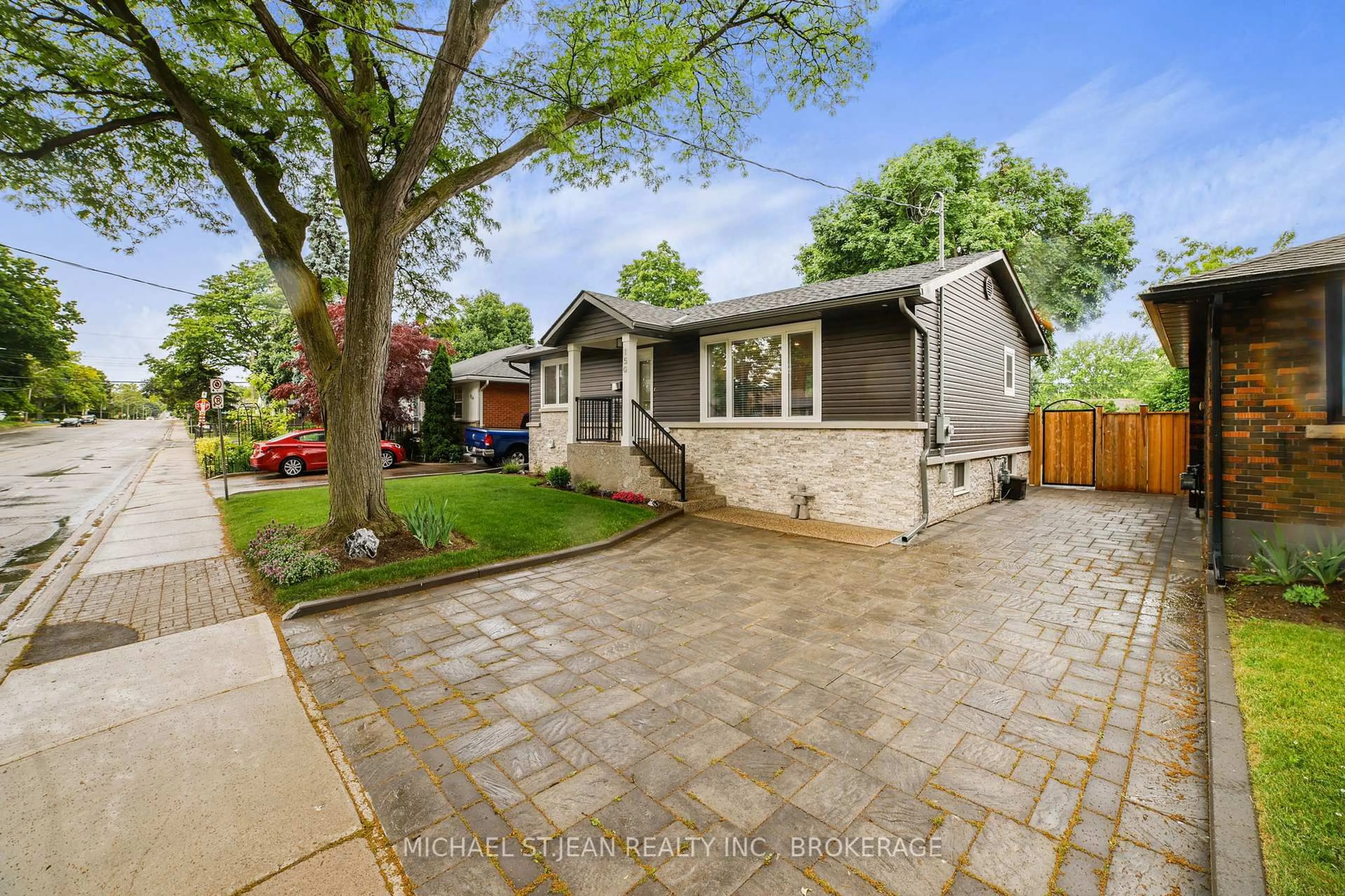 Home with brick exterior material, street for 150 Upper Paradise Rd, Hamilton Ontario L9C 5B8