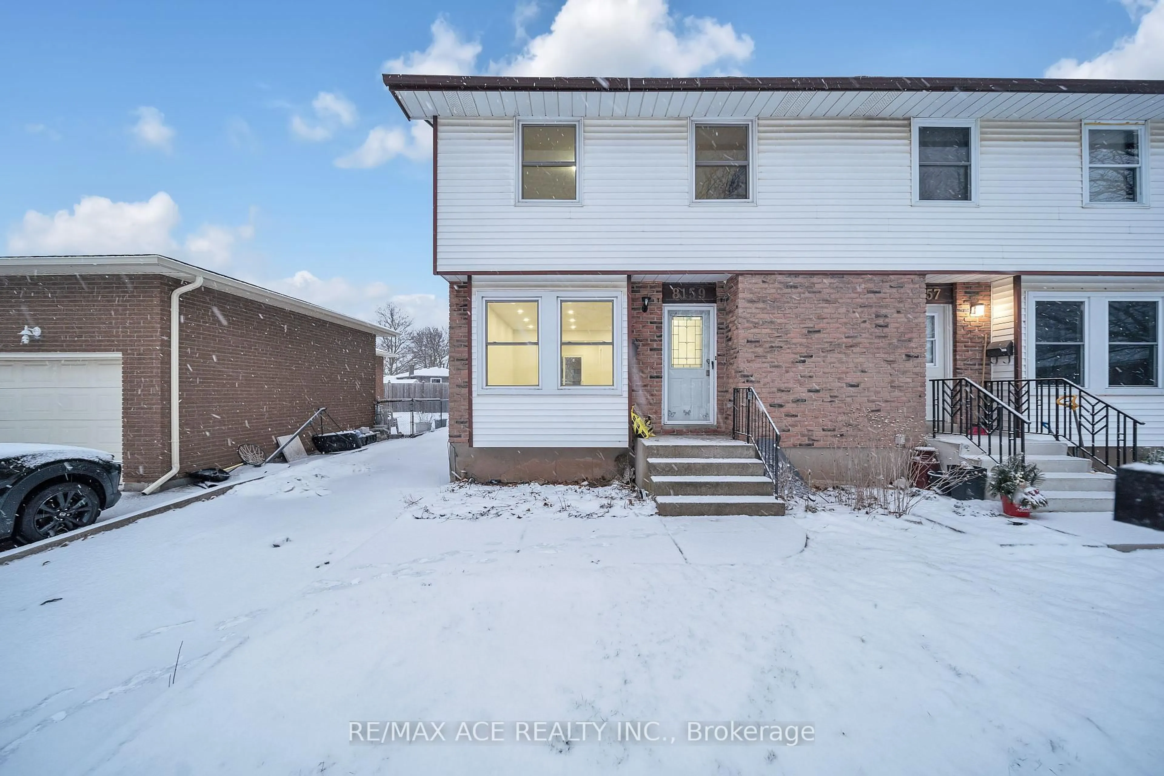 Home with brick exterior material, street for 8159 Lynhurst Dr, Niagara Falls Ontario L2H 2A3