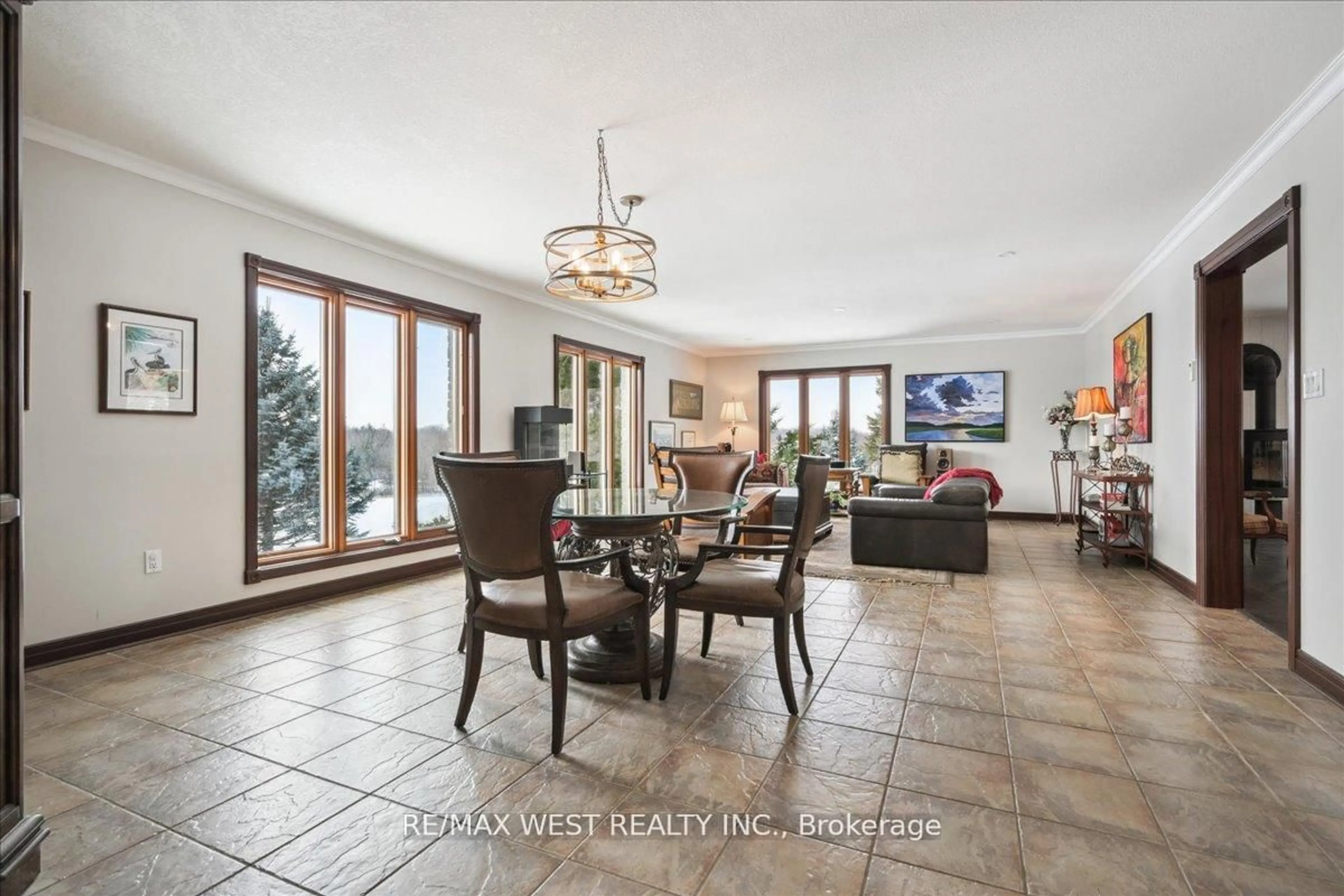Dining room, ceramic/tile floor for 331 Mountsberg Rd, Hamilton Ontario L0P 1B0