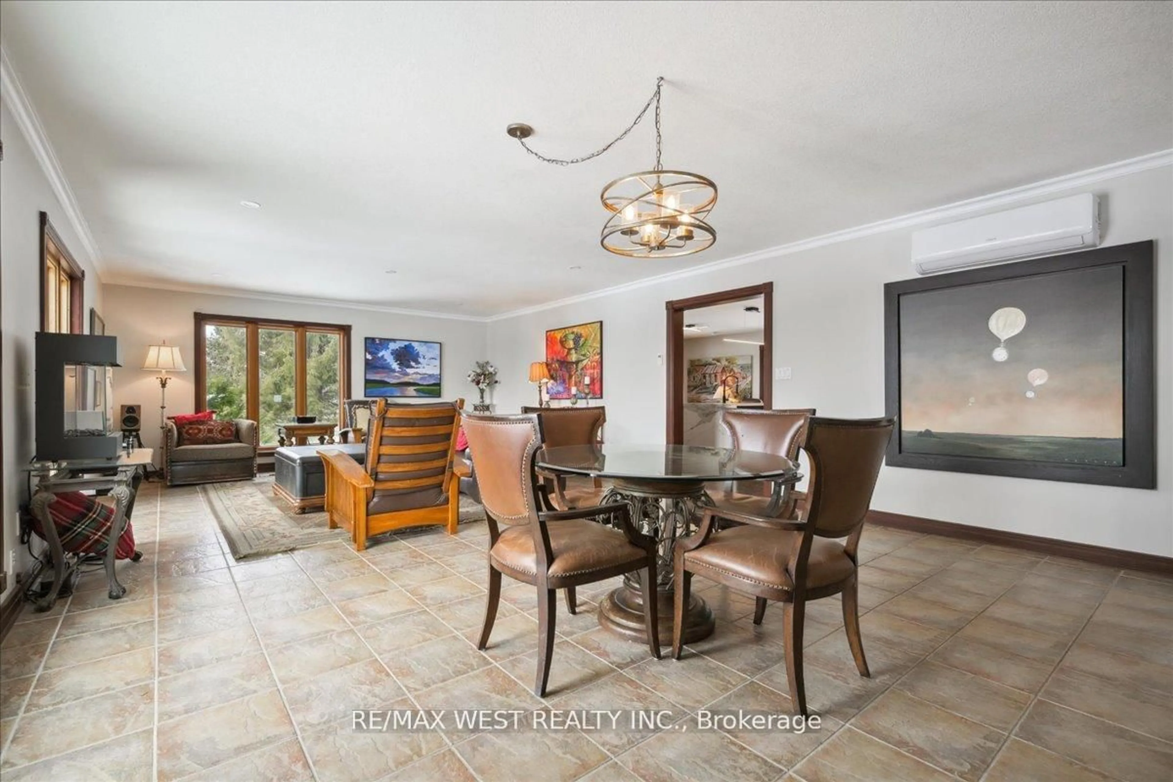 Dining room, ceramic/tile floor for 331 Mountsberg Rd, Hamilton Ontario L0P 1B0
