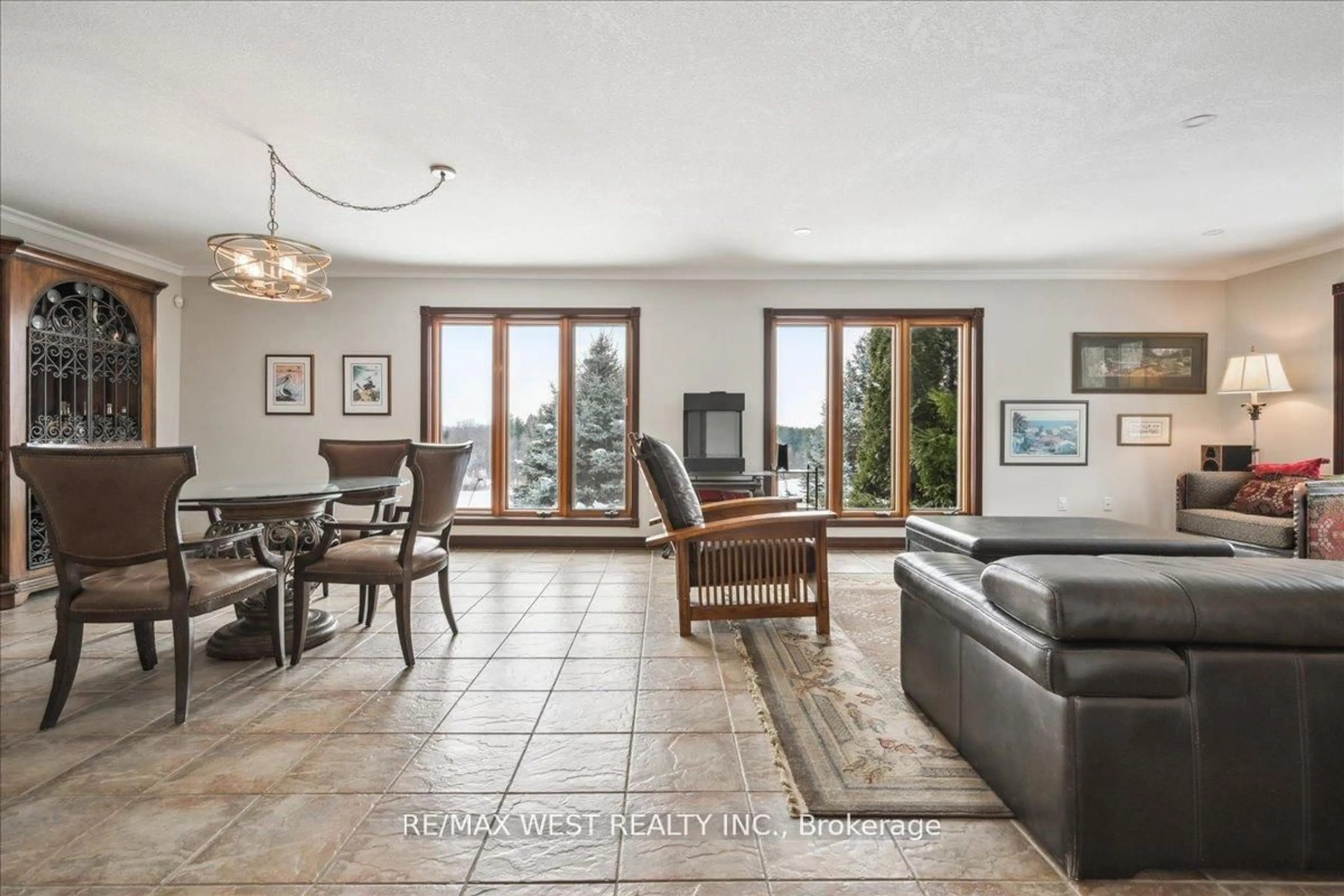 Living room with furniture, ceramic/tile floor for 331 Mountsberg Rd, Hamilton Ontario L0P 1B0