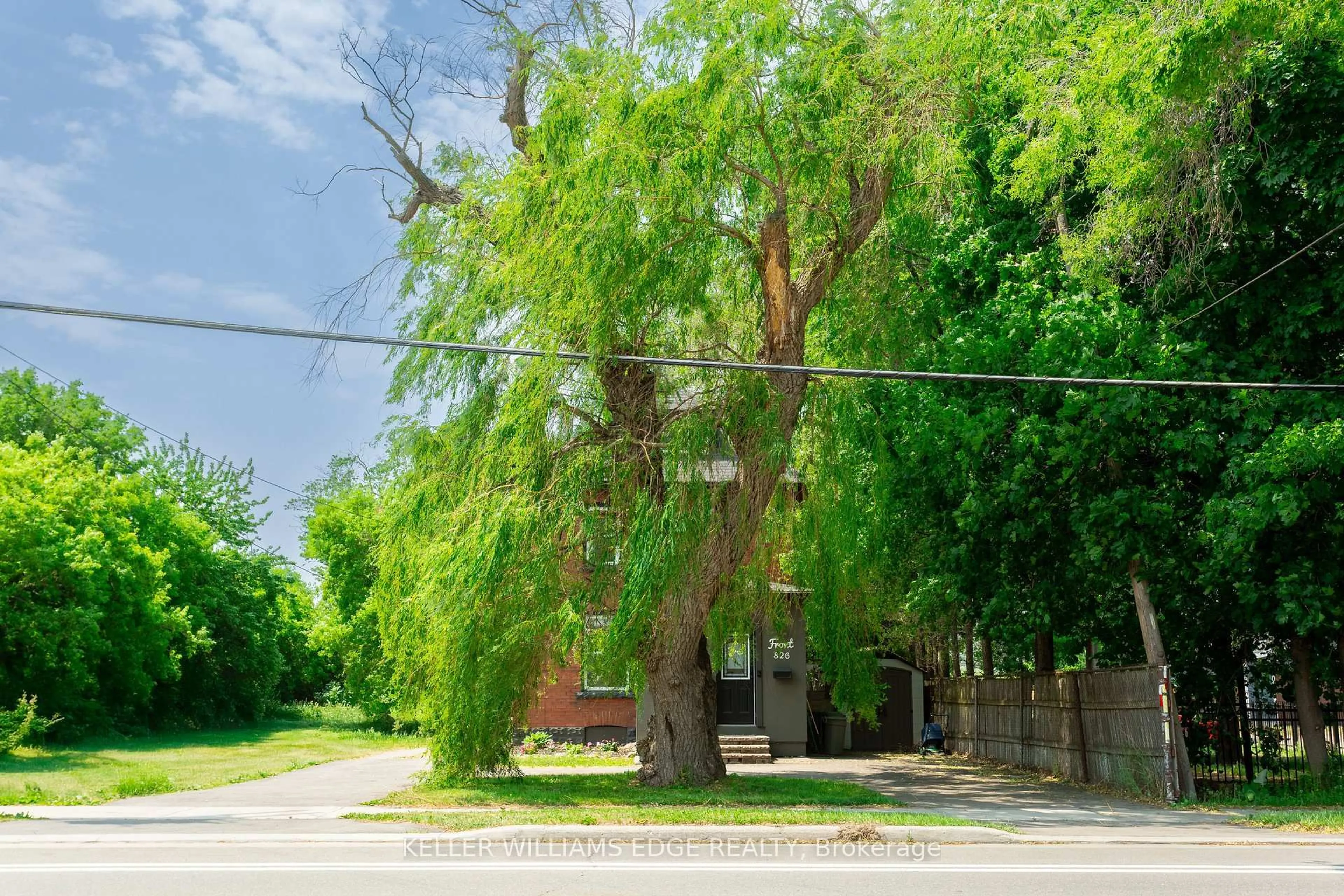 Unknown for 826 Beach Blvd, Hamilton Ontario L8H 6Z4