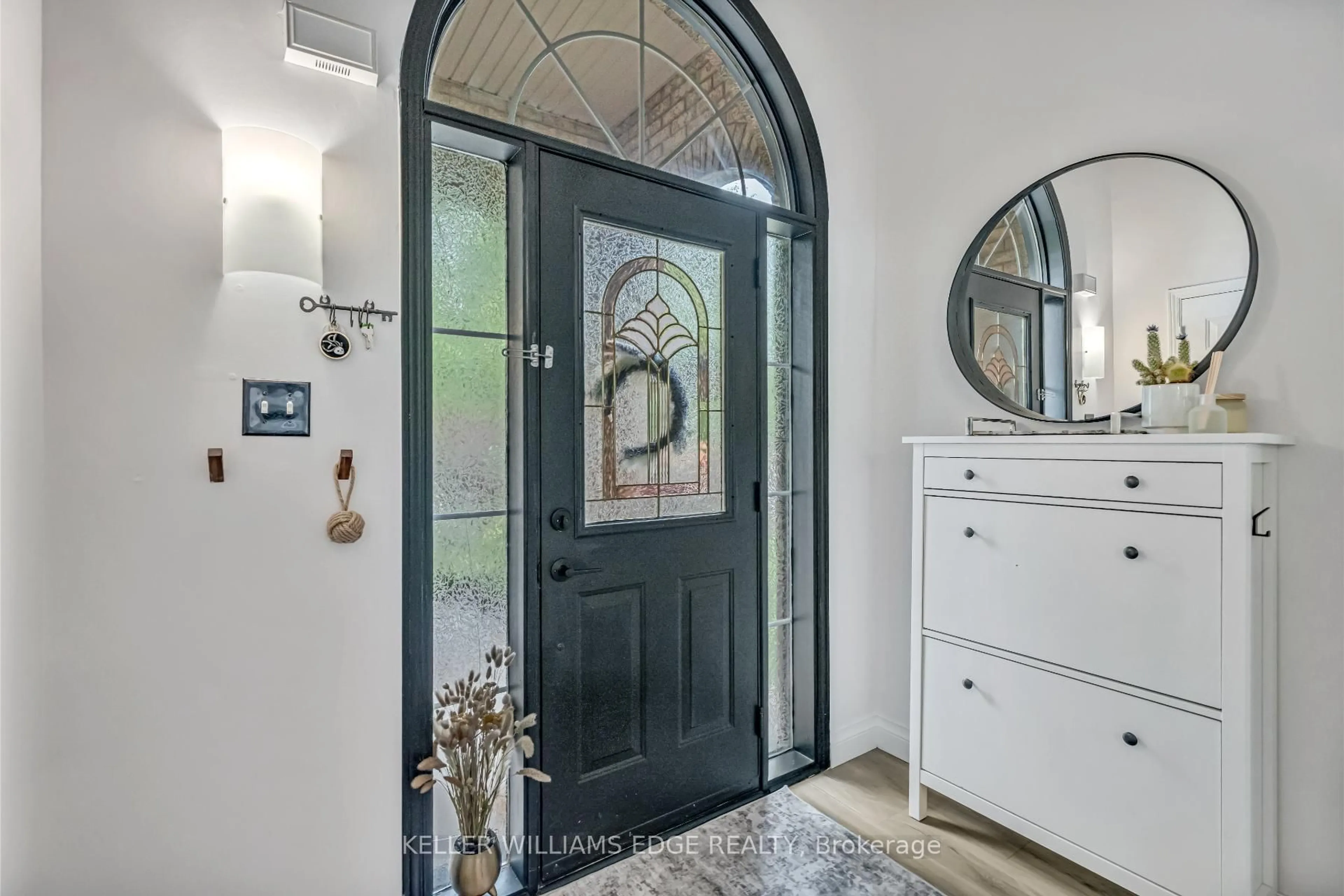 Indoor entryway for 84 Rockhaven Lane, Hamilton Ontario L0R 2H6