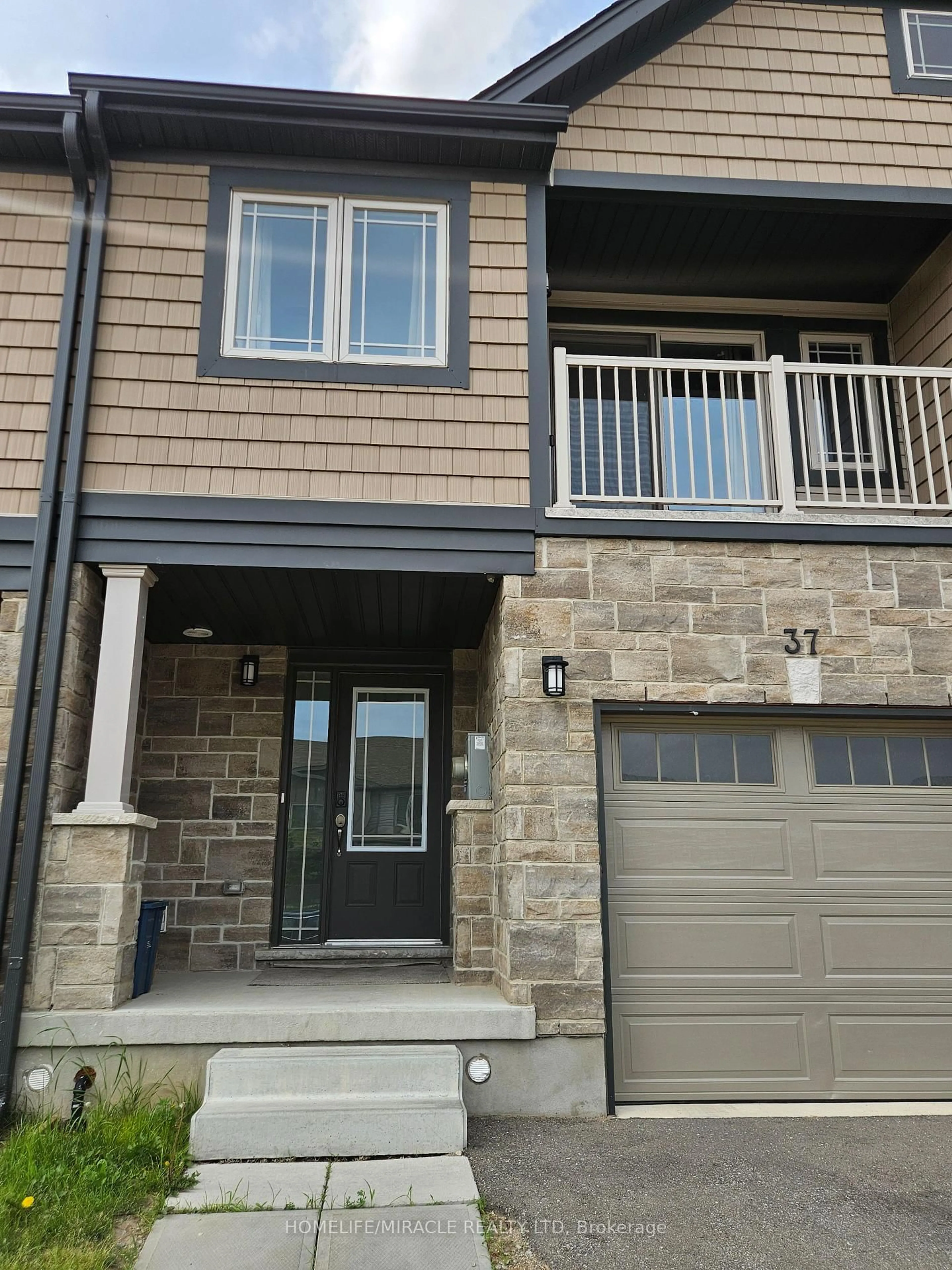 Unknown for 37 Munch Ave, Cambridge Ontario N3L 0J4