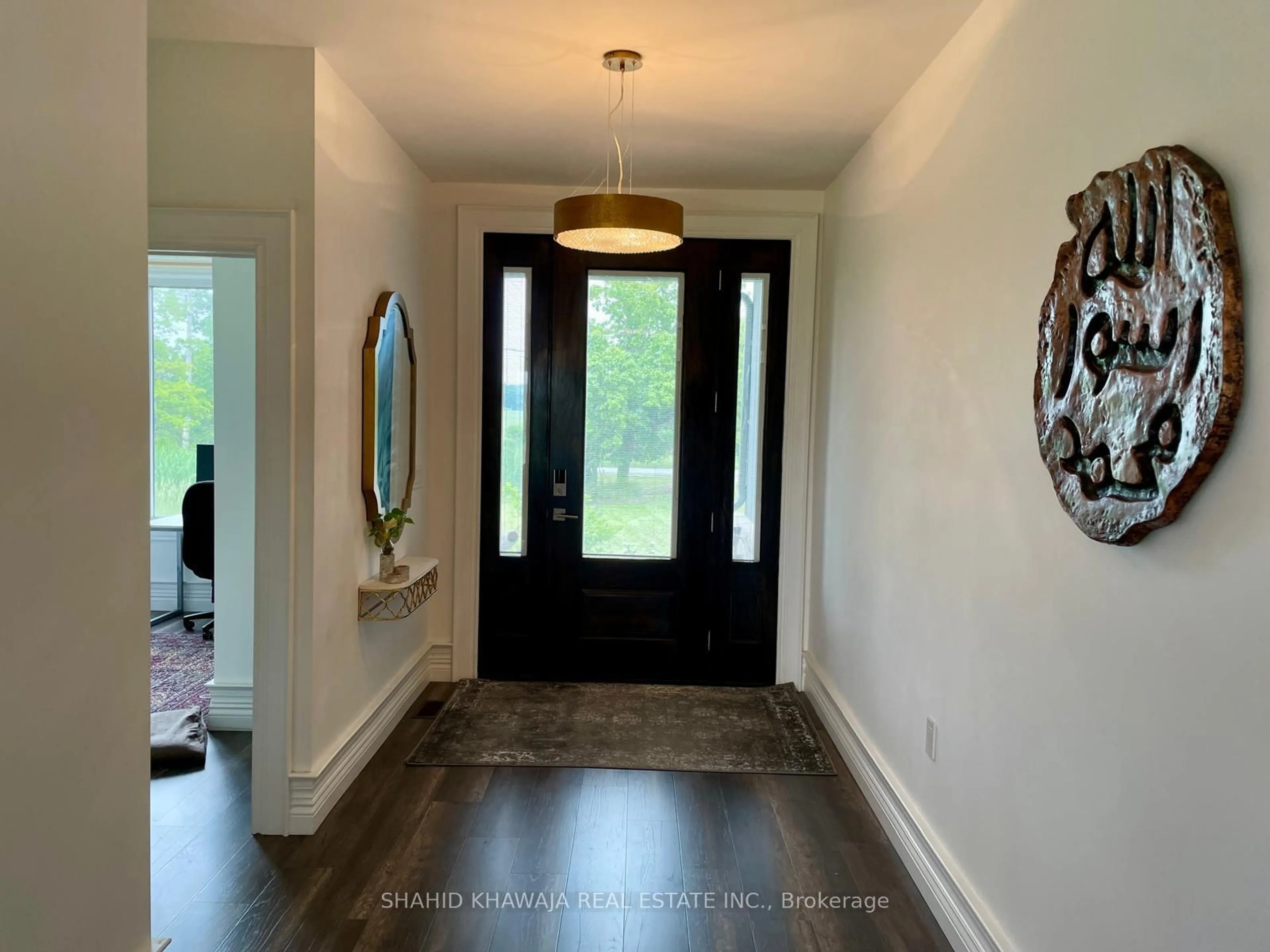 Indoor entryway for 240 Farr St, Pelham Ontario L0S 1C0