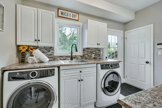 Additional property image - 447 GOLF LINKS Rd