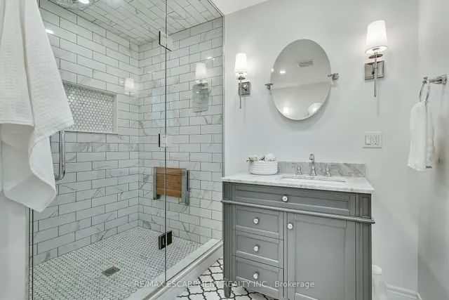 Additional property image - 447 GOLF LINKS Rd