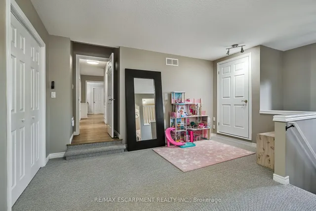 Additional property image - 447 GOLF LINKS Rd