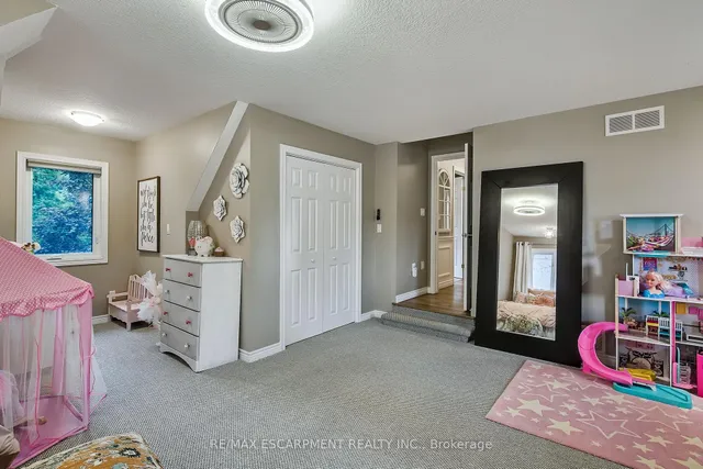 Additional property image - 447 GOLF LINKS Rd