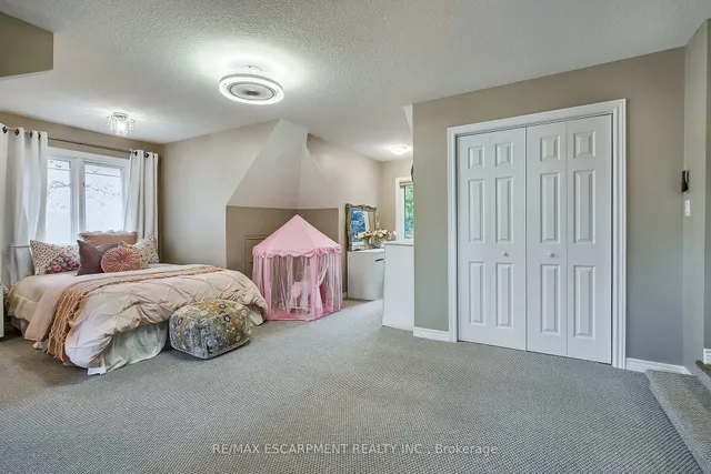 Additional property image - 447 GOLF LINKS Rd