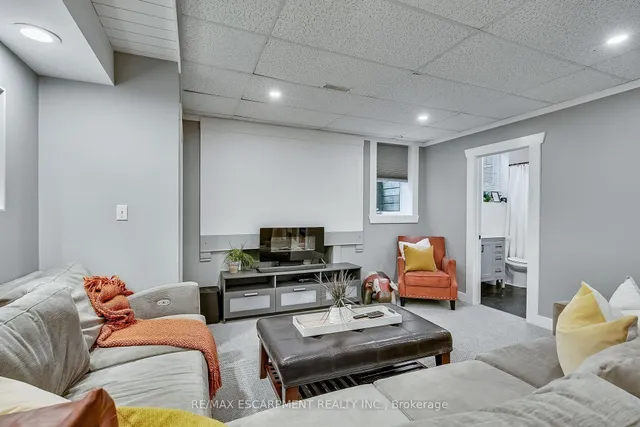 Additional property image - 447 GOLF LINKS Rd