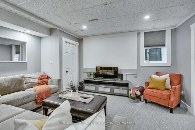 Additional property image - 447 GOLF LINKS Rd