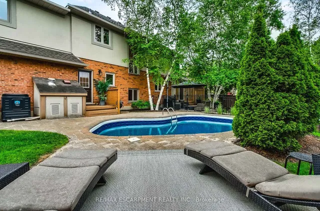 Additional property image - 447 GOLF LINKS Rd