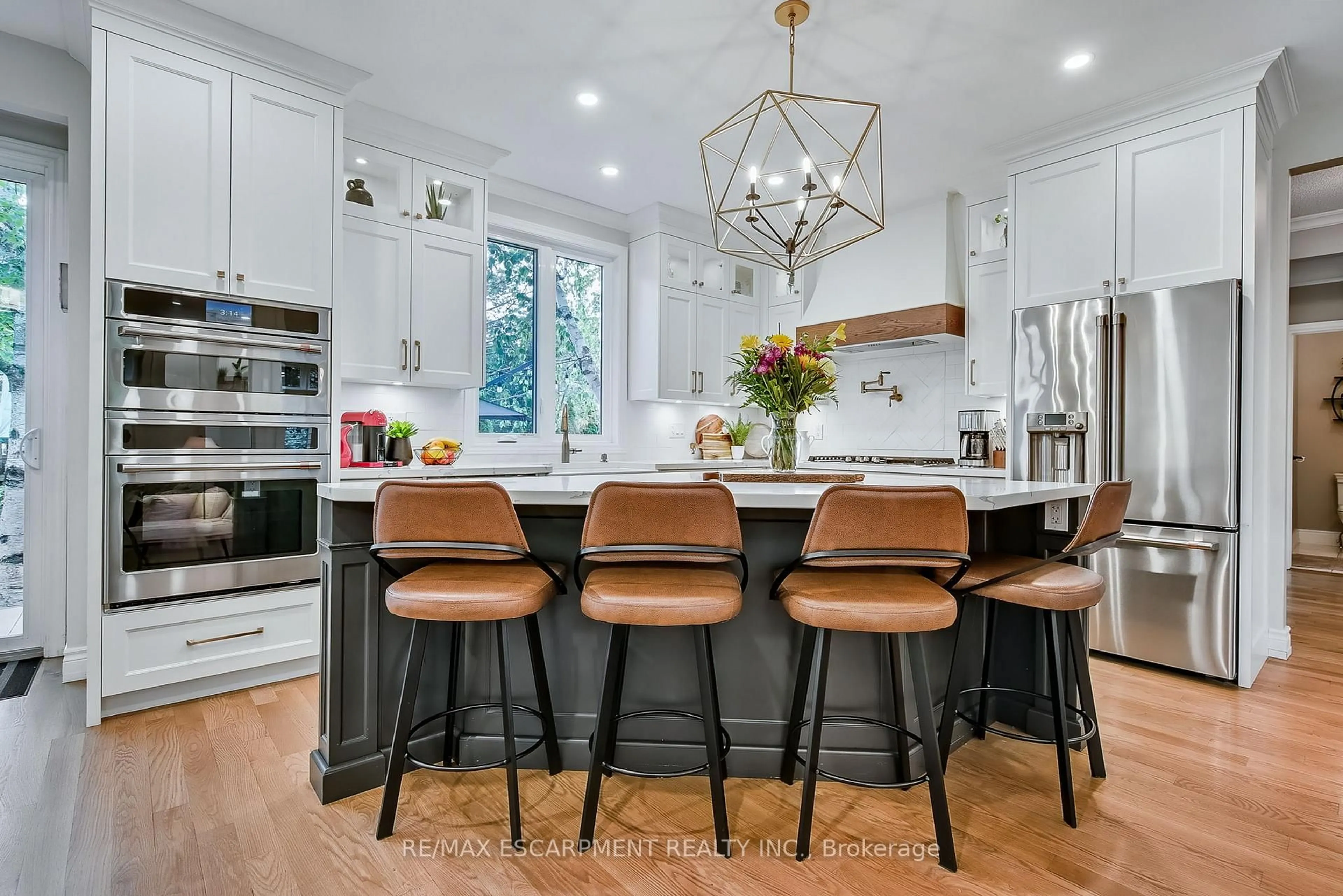 Open concept kitchen, unknown for 447 GOLF LINKS Rd, Hamilton Ontario L9G 4X6