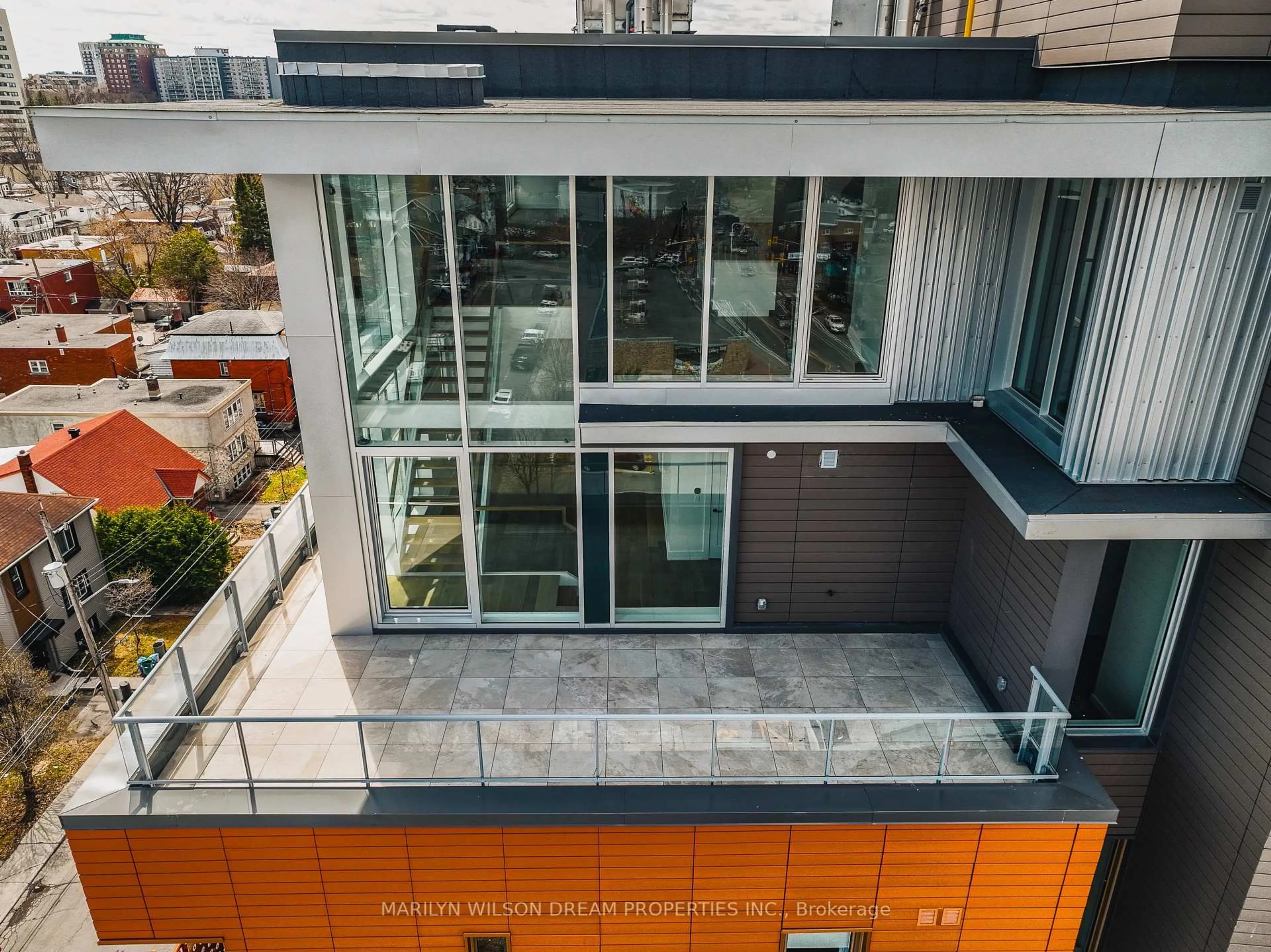 Unknown for 135 Barrette St #PH3, Ottawa Ontario K1L 7Z9