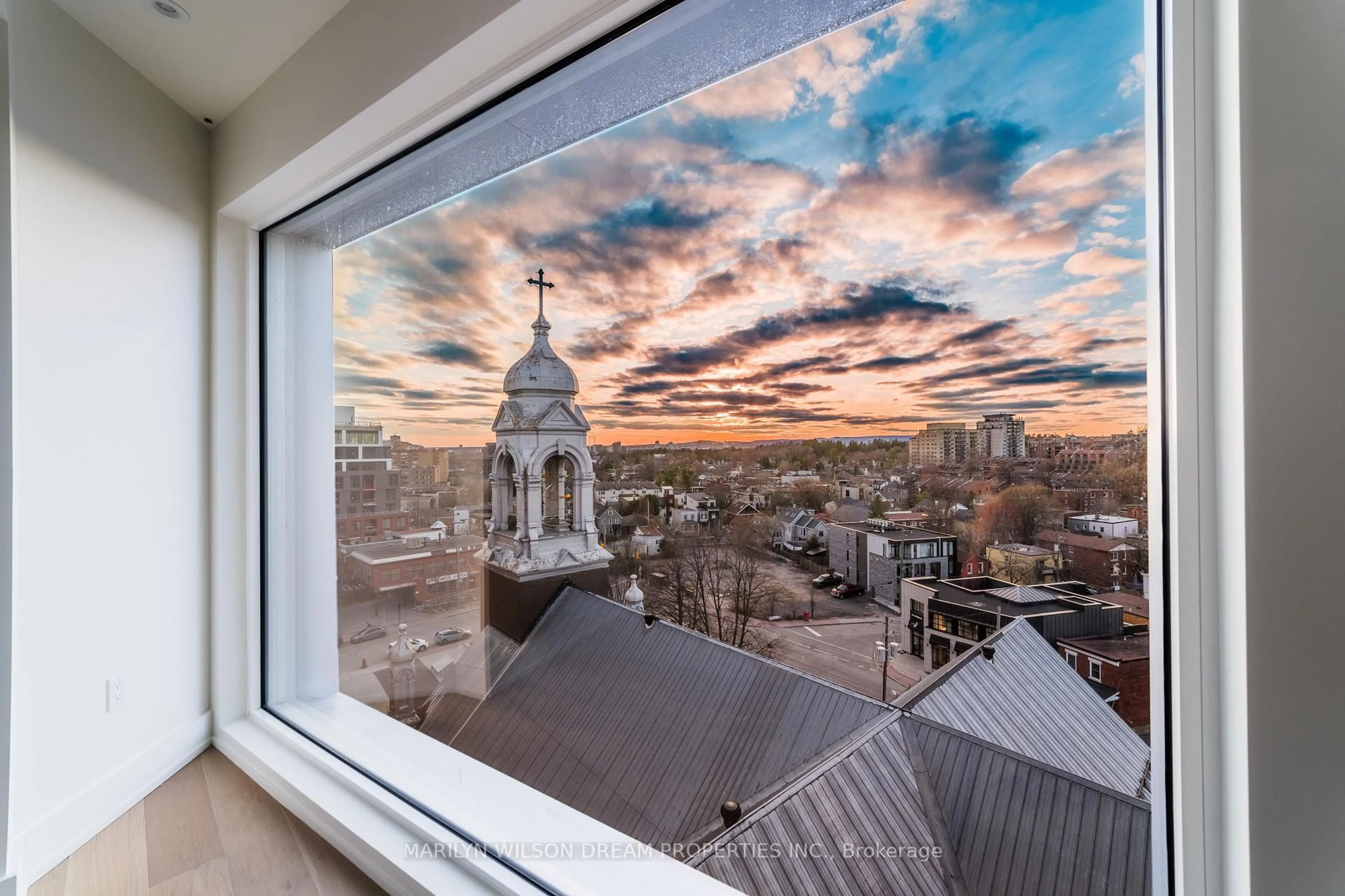 Unknown for 135 Barrette St #PH3, Ottawa Ontario K1L 7Z9