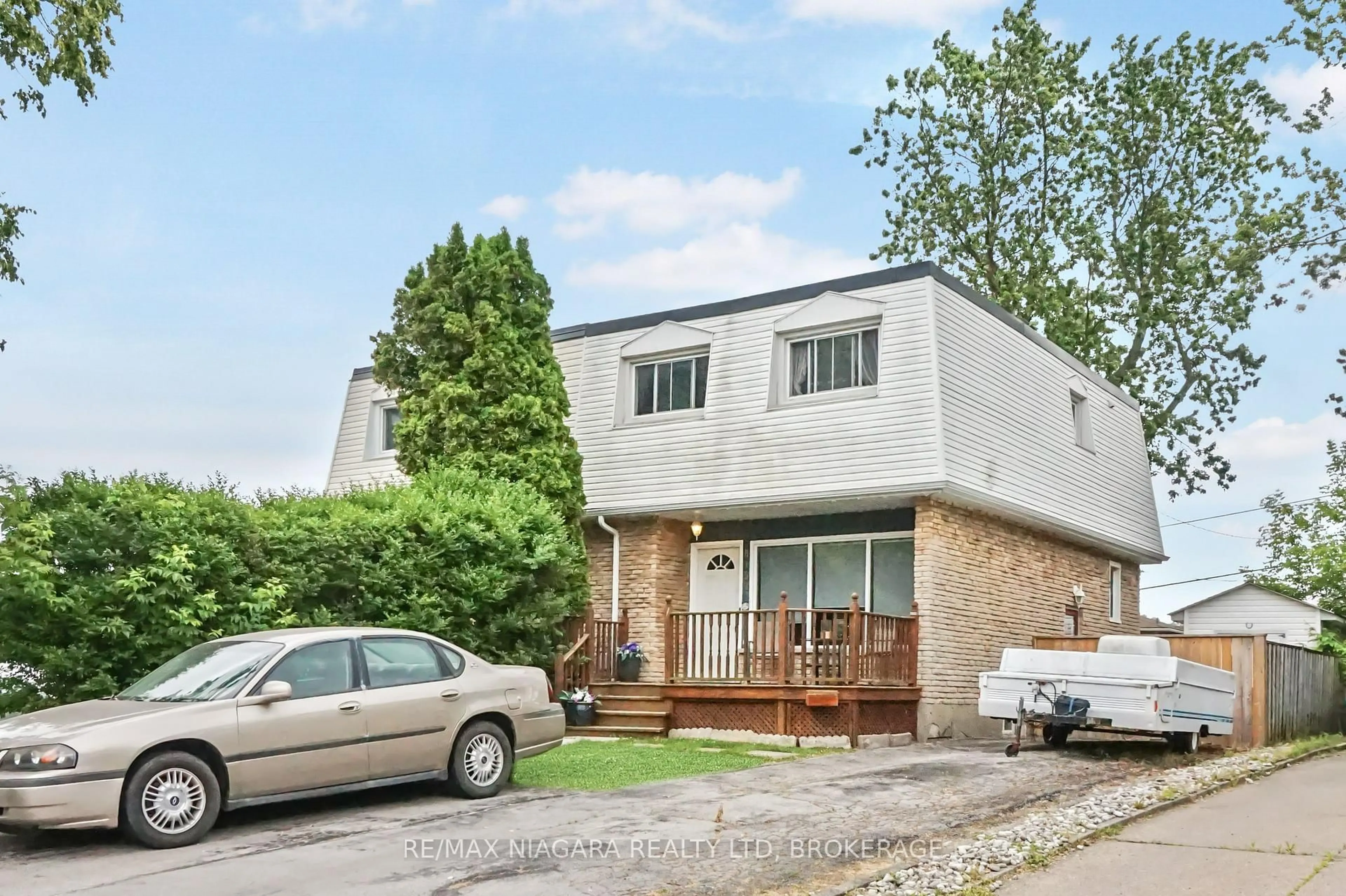 Home with brick exterior material, street for 8452 Breadner Cres, Niagara Falls Ontario L2G 6N5