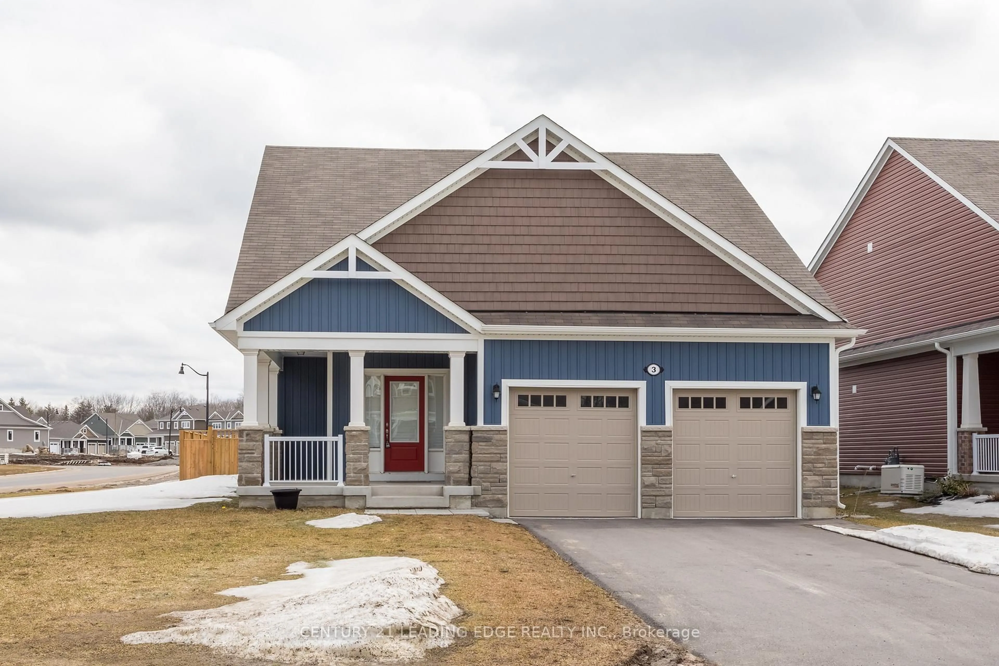 Home with vinyl exterior material, street for 3 Hunter Pl, Bracebridge Ontario P1L 0A9