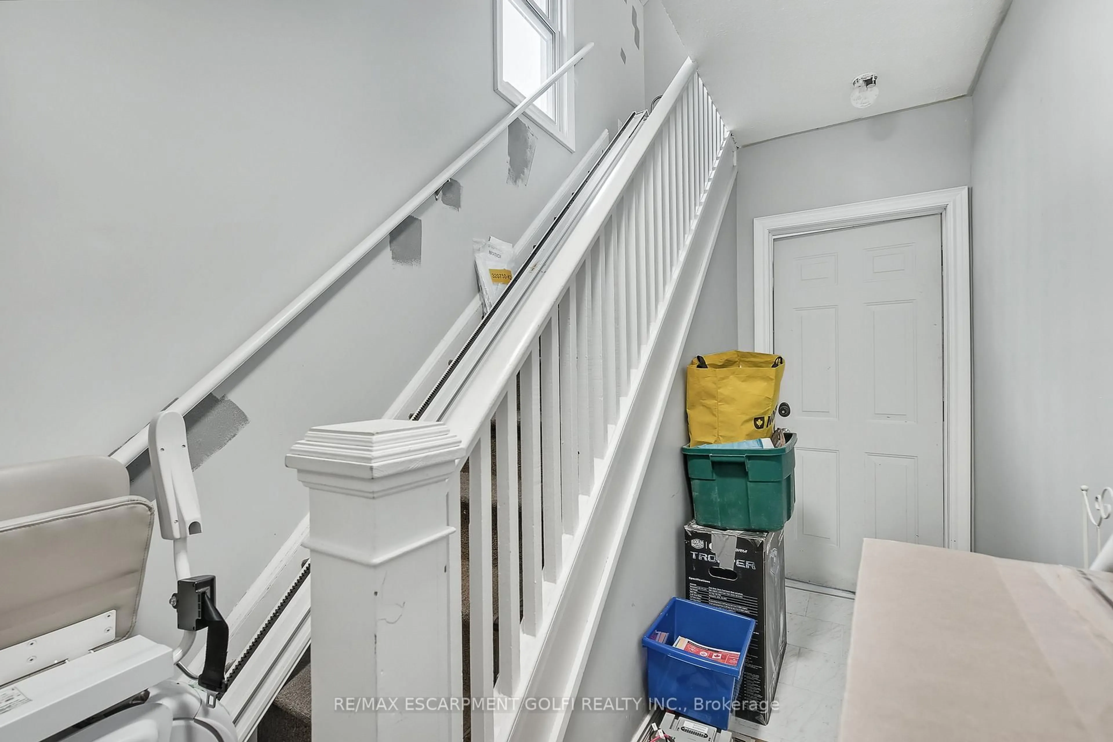Stairs for 69 PARK St, Welland Ontario L3B 4M4