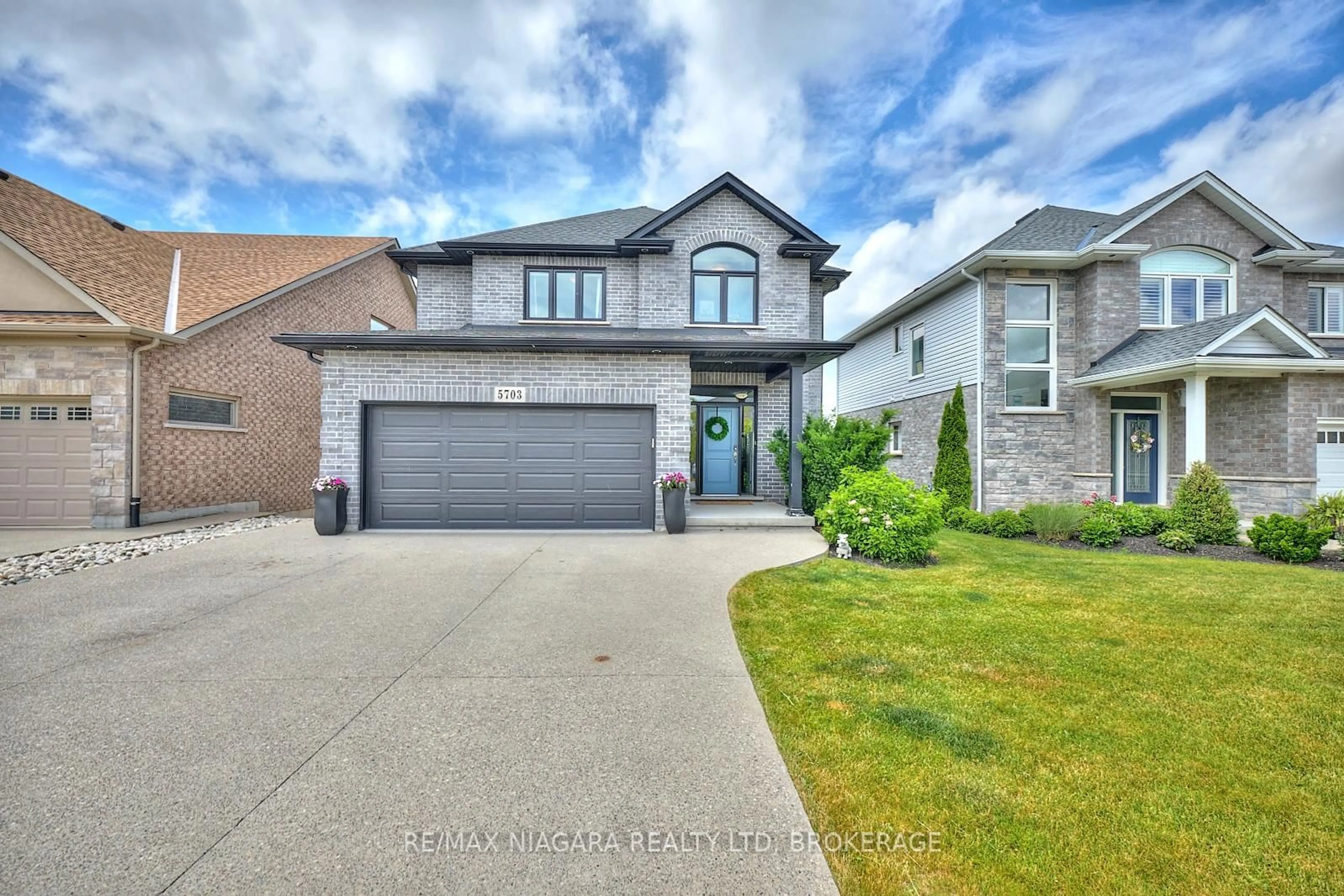Home with brick exterior material, street for 5703 Osprey Ave, Niagara Falls Ontario L2H 0M2