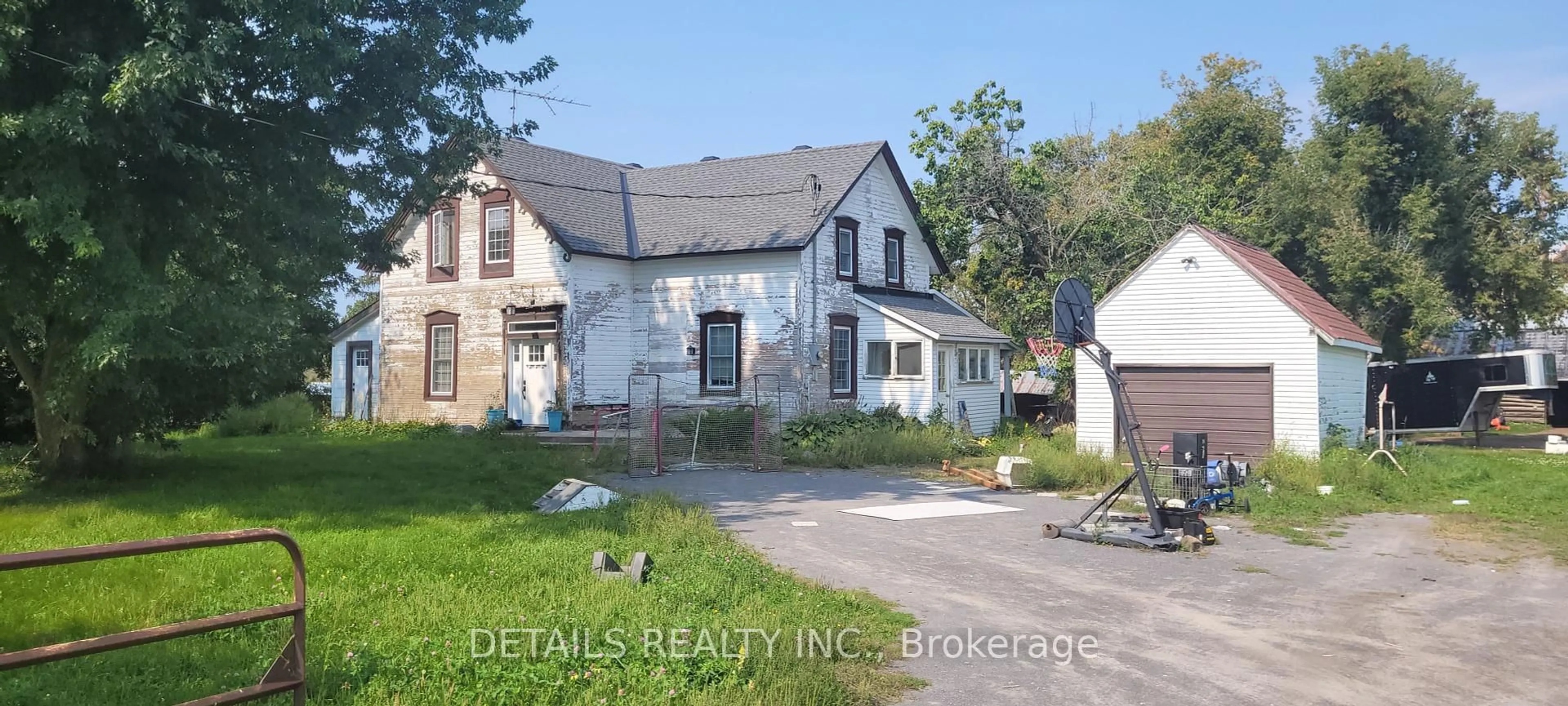 A pic from outside/outdoor area/front of a property/back of a property/a pic from drone, street for 7661 Franktown Rd, Richmond Ontario K0A 2Z0